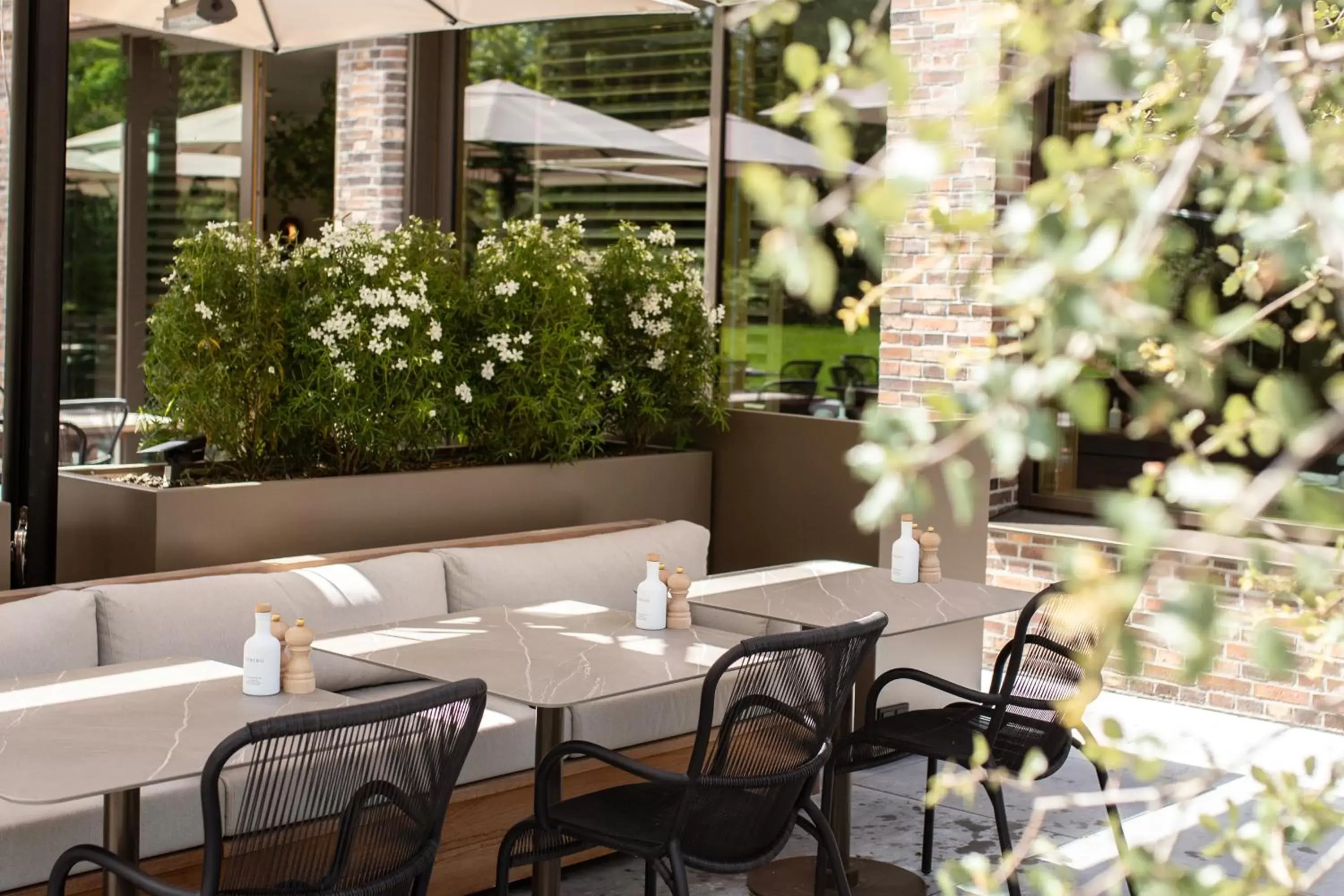 Balcony/Terrace, Restaurant/Places to Eat in Pillows Grand Boutique Hotel Maurits at the Park - Small Luxury Hotels