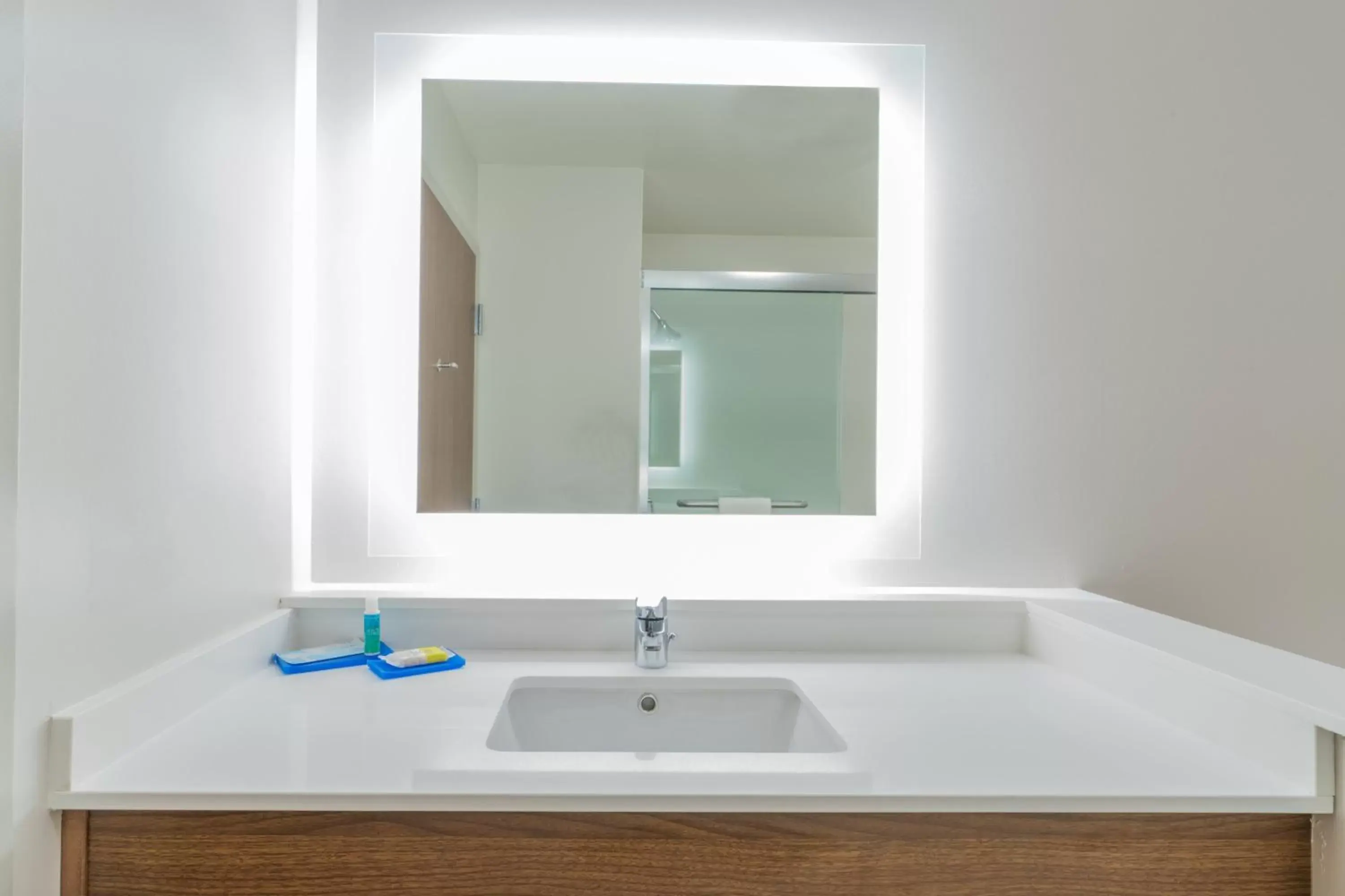Bathroom in Holiday Inn Express & Suites Lake Havasu - London Bridge, an IHG Hotel