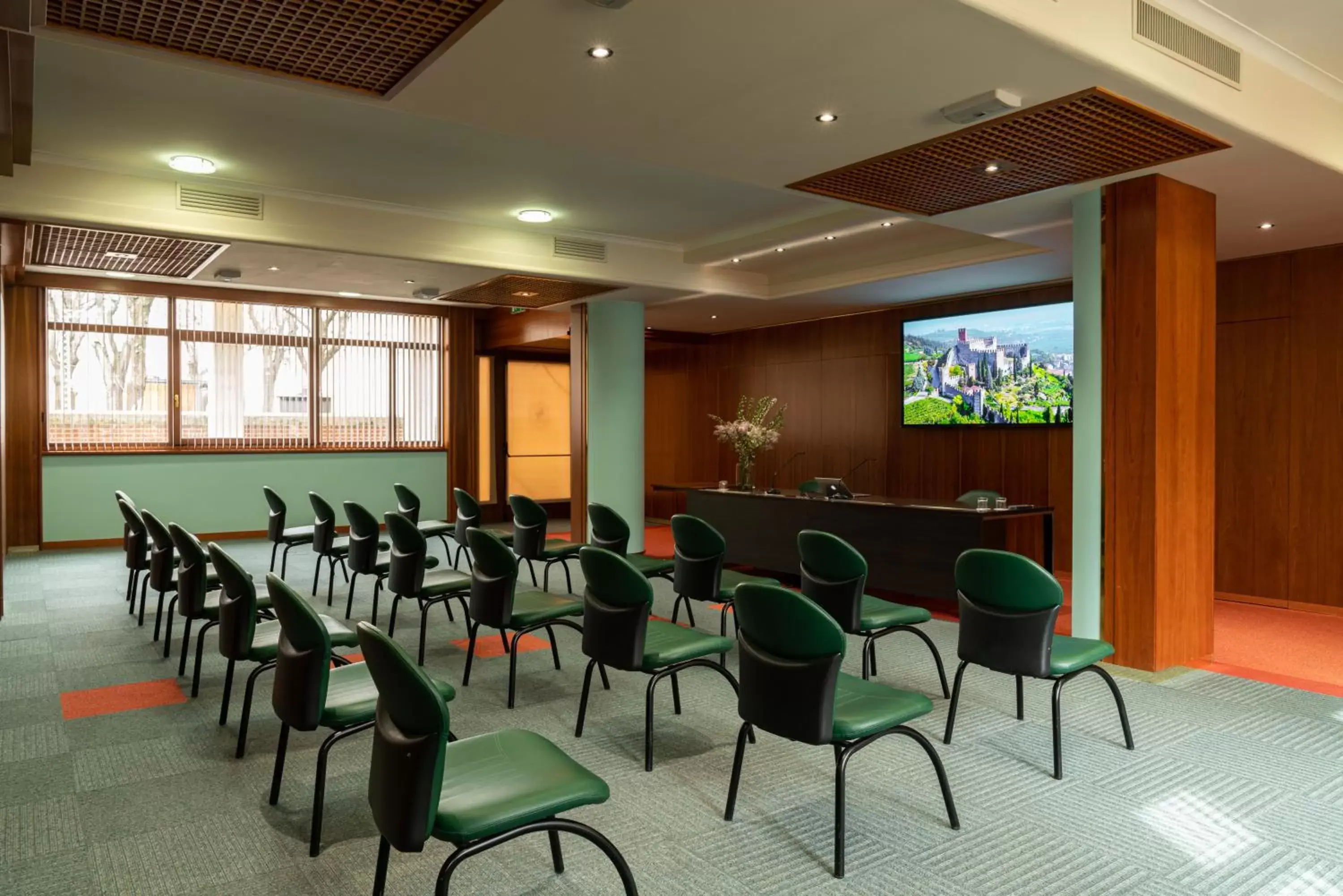 Business facilities in Hotel Roxy Plaza