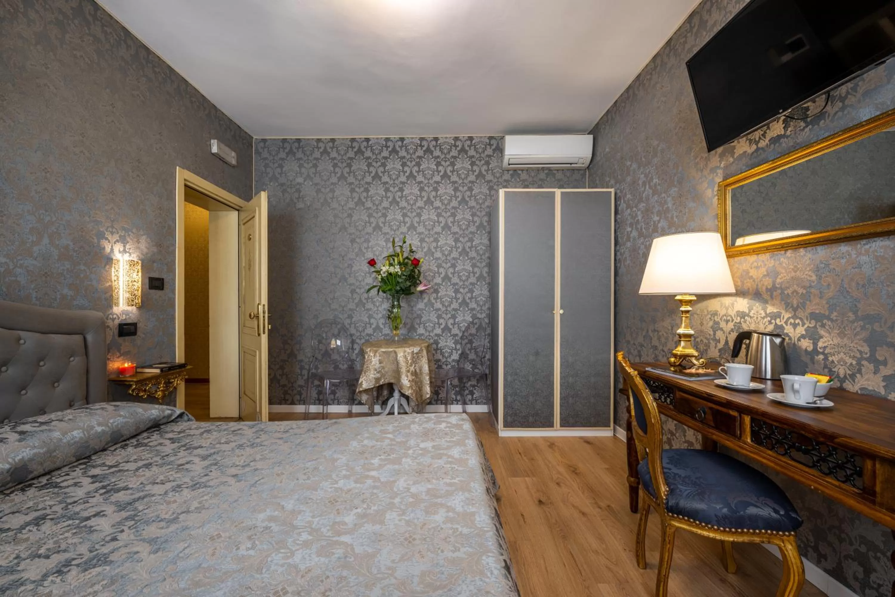 Photo of the whole room, Bed in Hotel Apostoli Garden