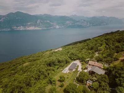 Property building, Bird's-eye View in FAVAI HILLS your secret hideaway