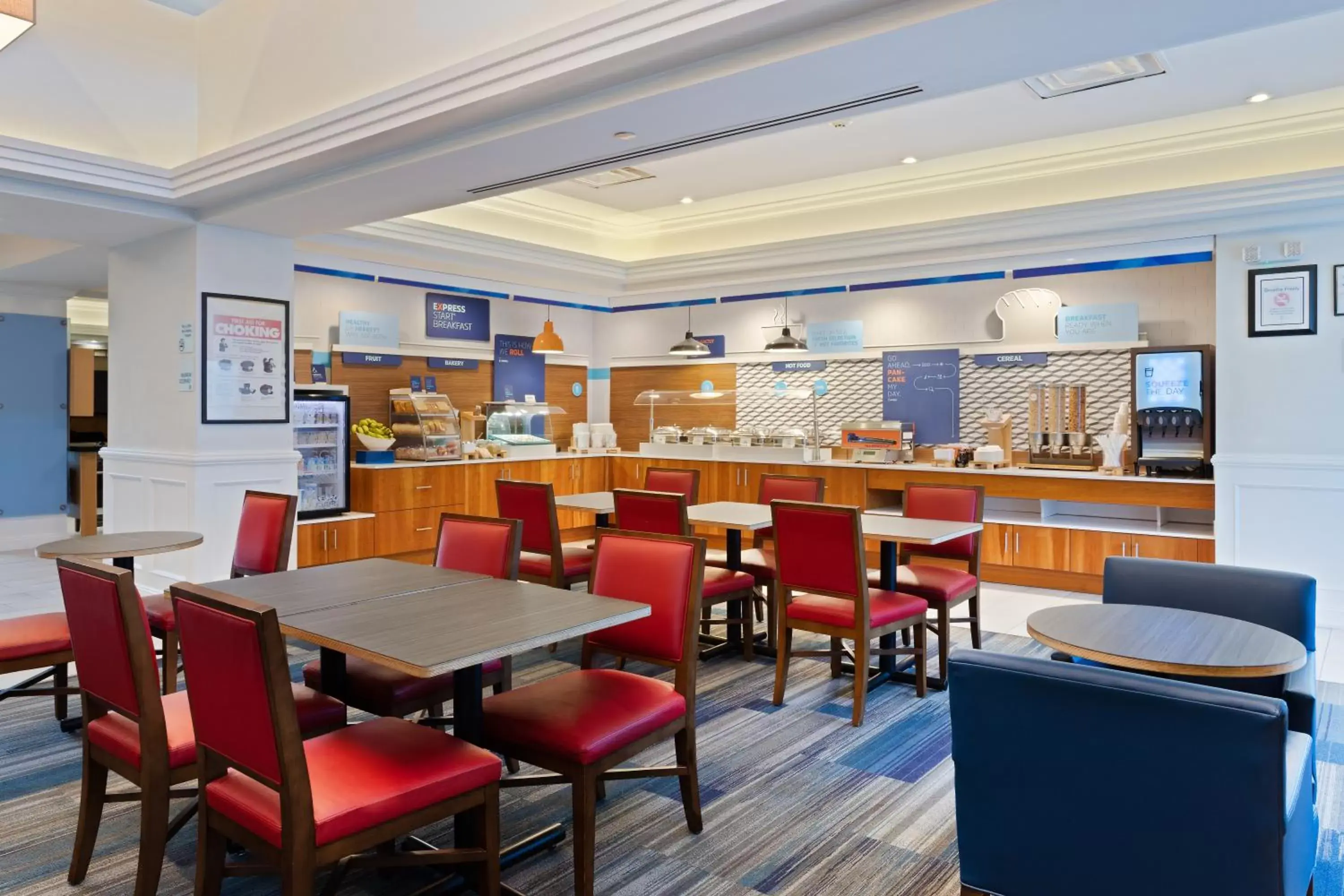 Breakfast, Restaurant/Places to Eat in Holiday Inn Express Hauppauge-Long Island, an IHG Hotel