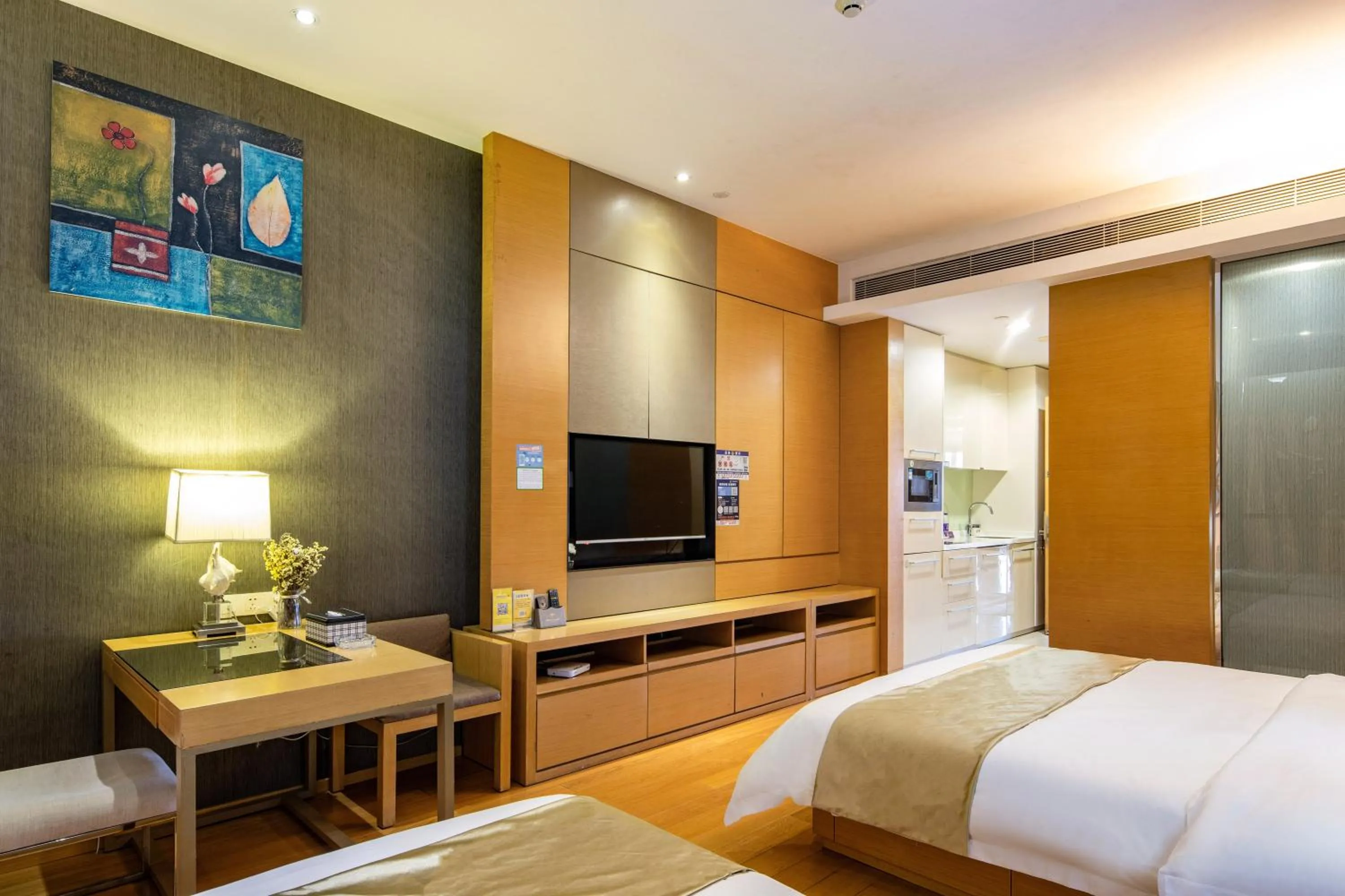 Bed in Guangzhou Xing Yi International Apartment - Poly World Branch