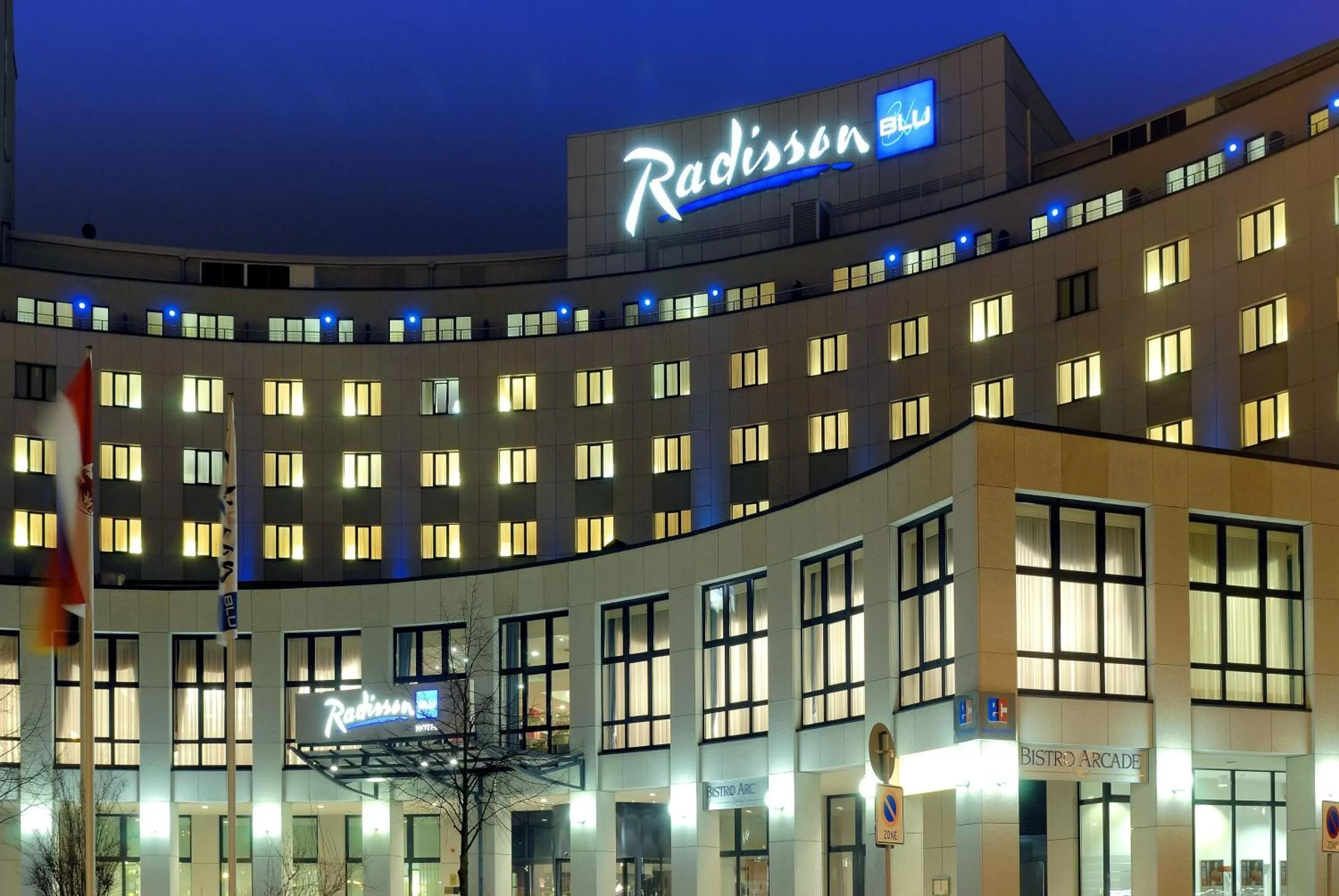 Facade/entrance in Radisson Blu Hotel Cottbus