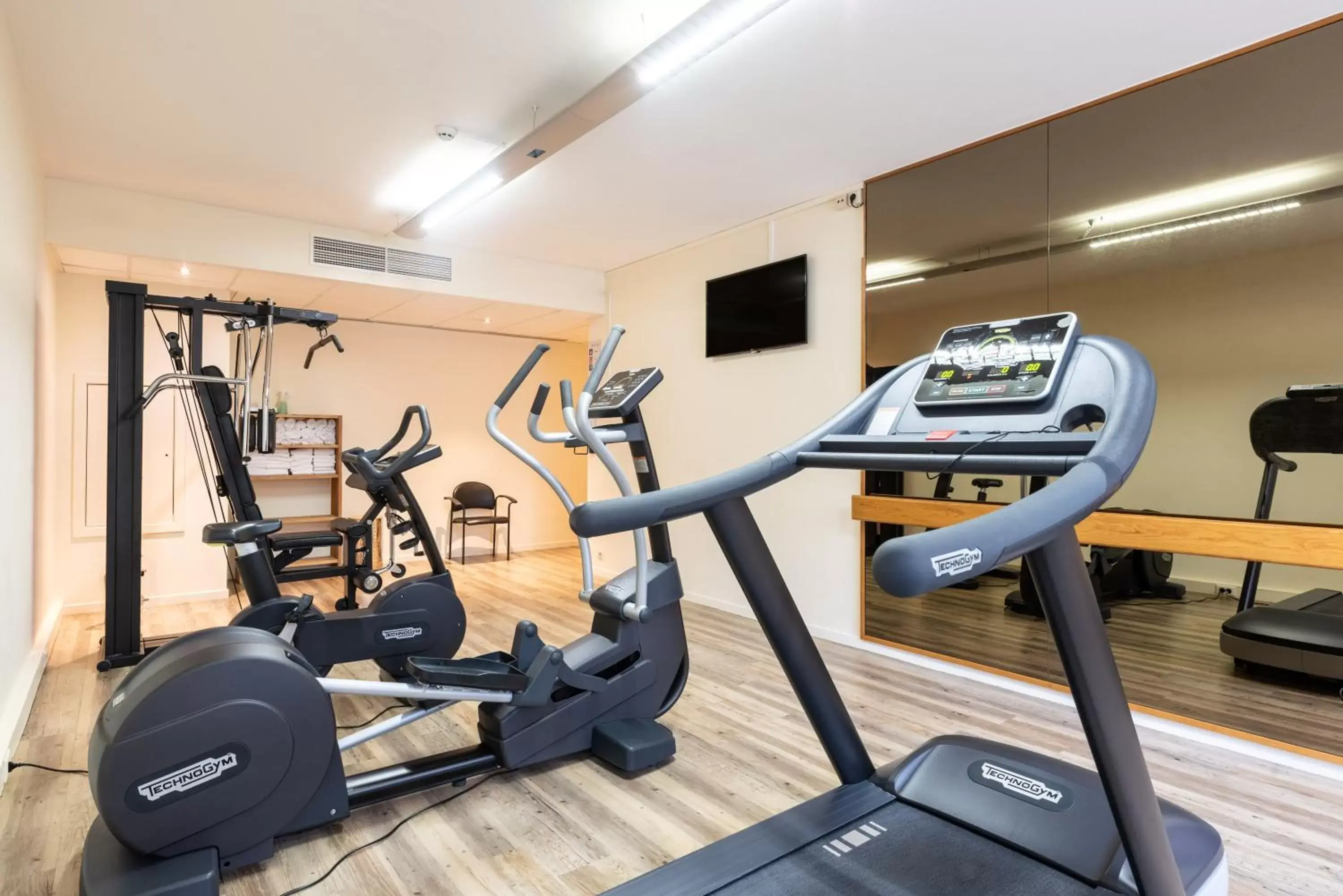 Fitness centre/facilities in Mercure Antwerp City South Fitness centre/facilities in Mercure Antwerp City South