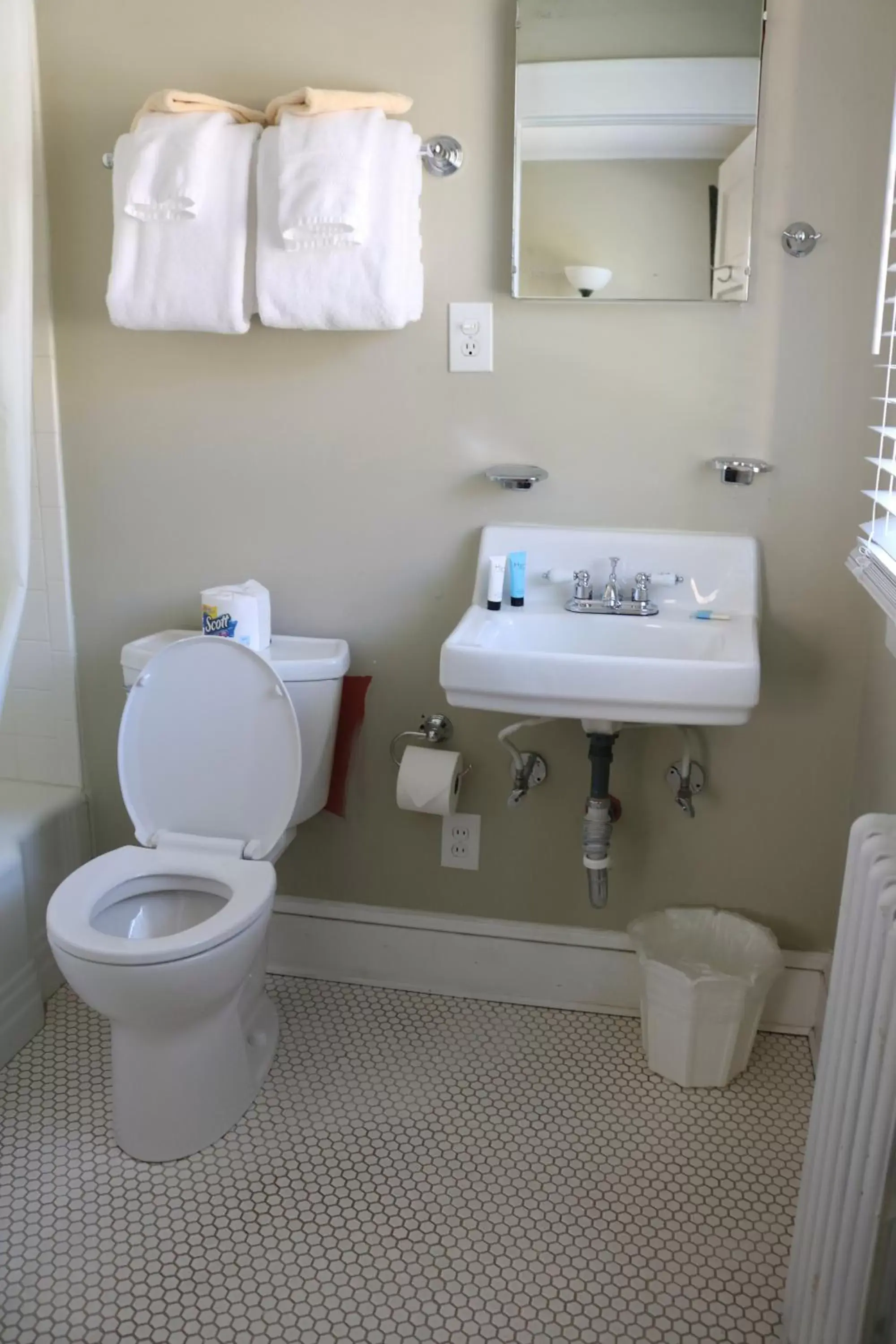 Bathroom in Echo Mountain Inn