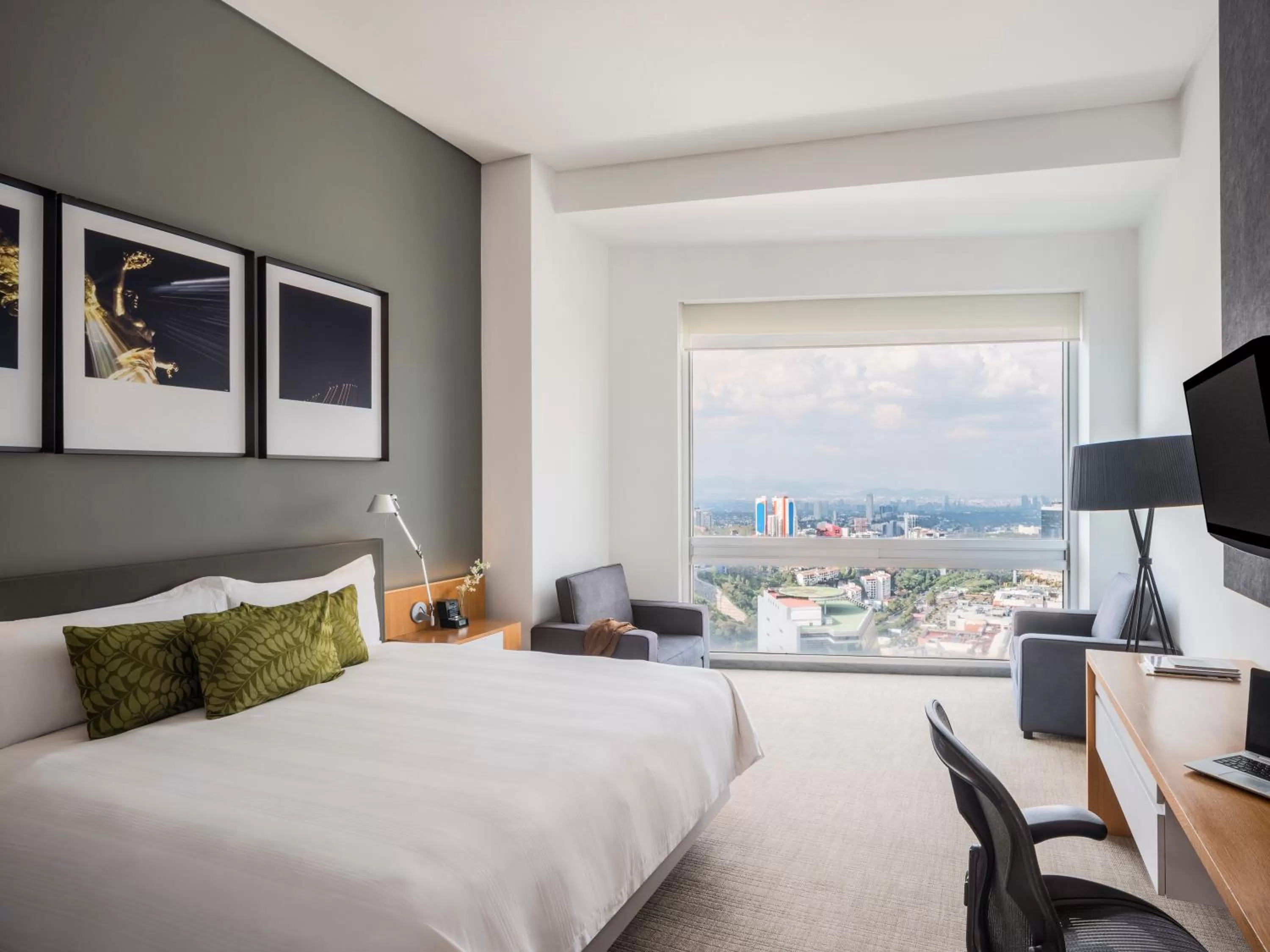 Photo of the whole room, Bed in The Paragon Hotel Mexico Santa Fe By Accor