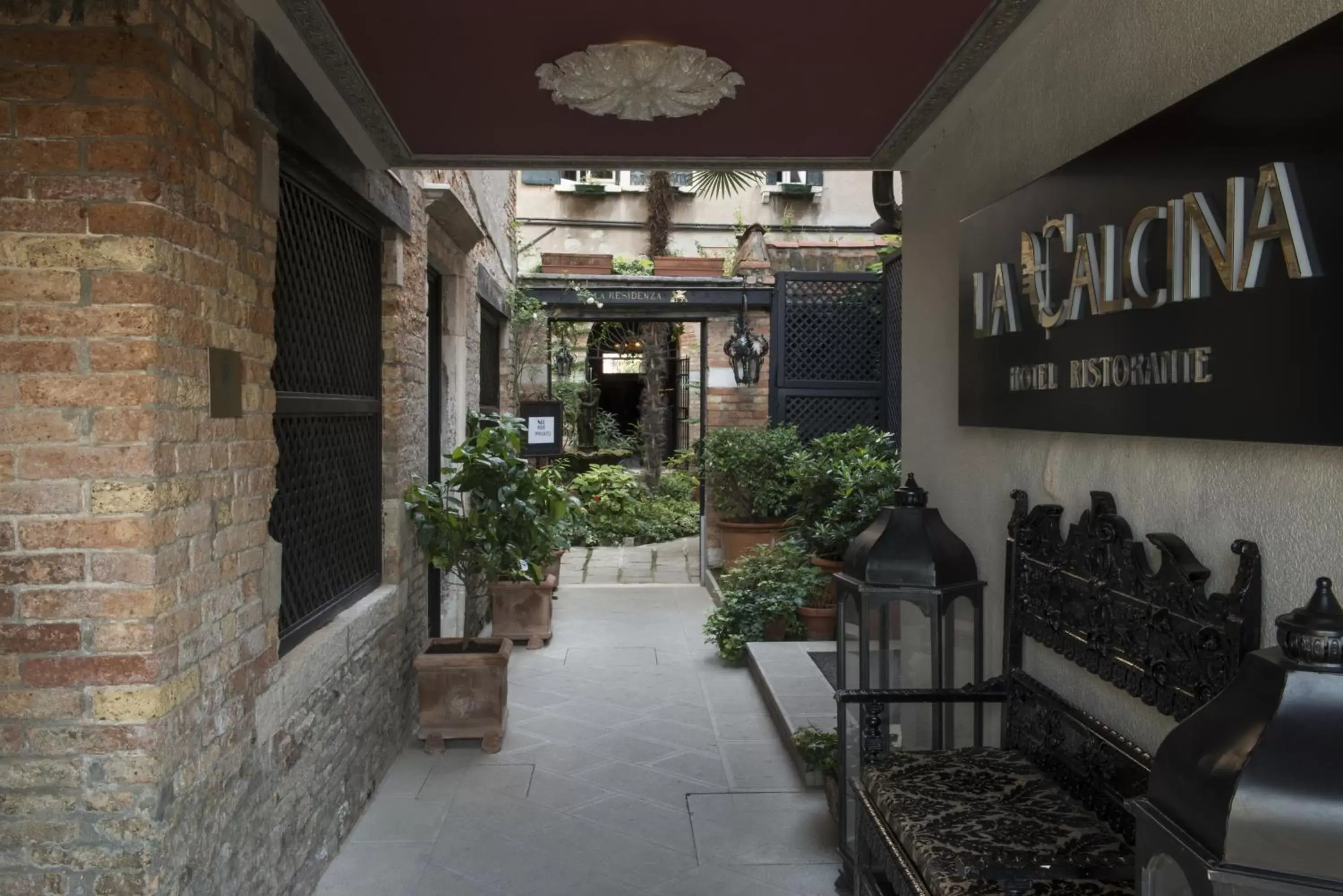 Facade/entrance in Hotel La Calcina Facade/entrance in Hotel La Calcina