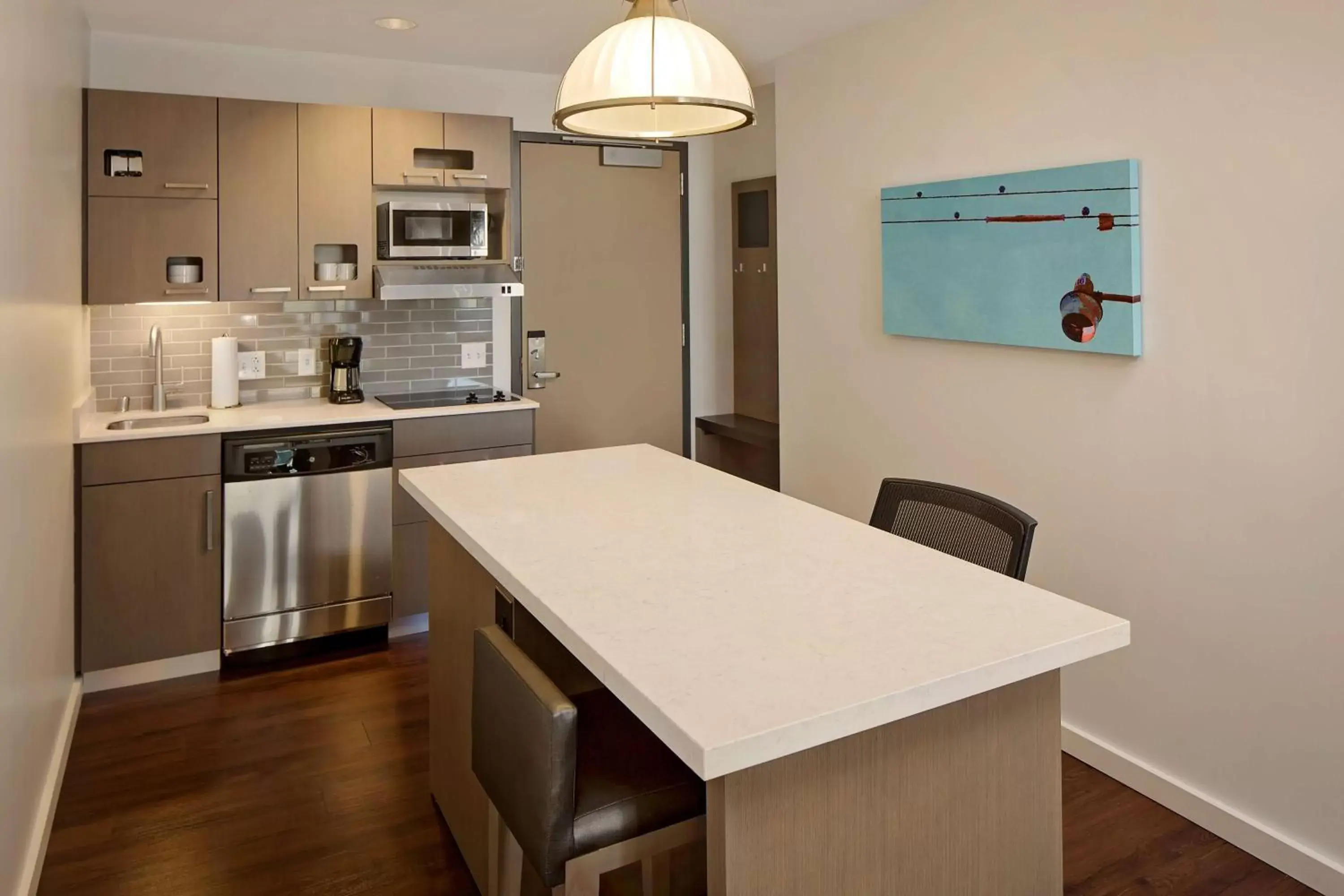 Photo of the whole room, Kitchen/Kitchenette in Hyatt House Irvine/John Wayne Airport