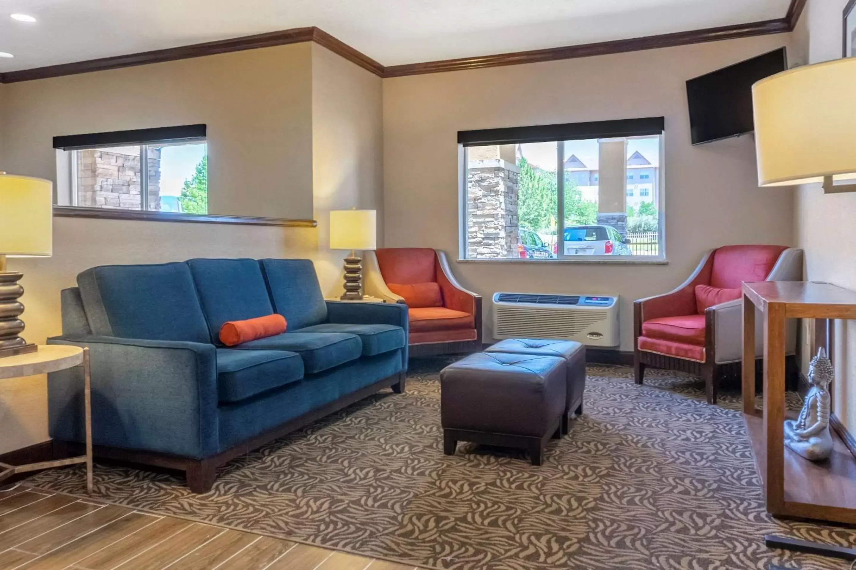 Lobby or reception, Seating Area in Comfort Inn Albuquerque Airport