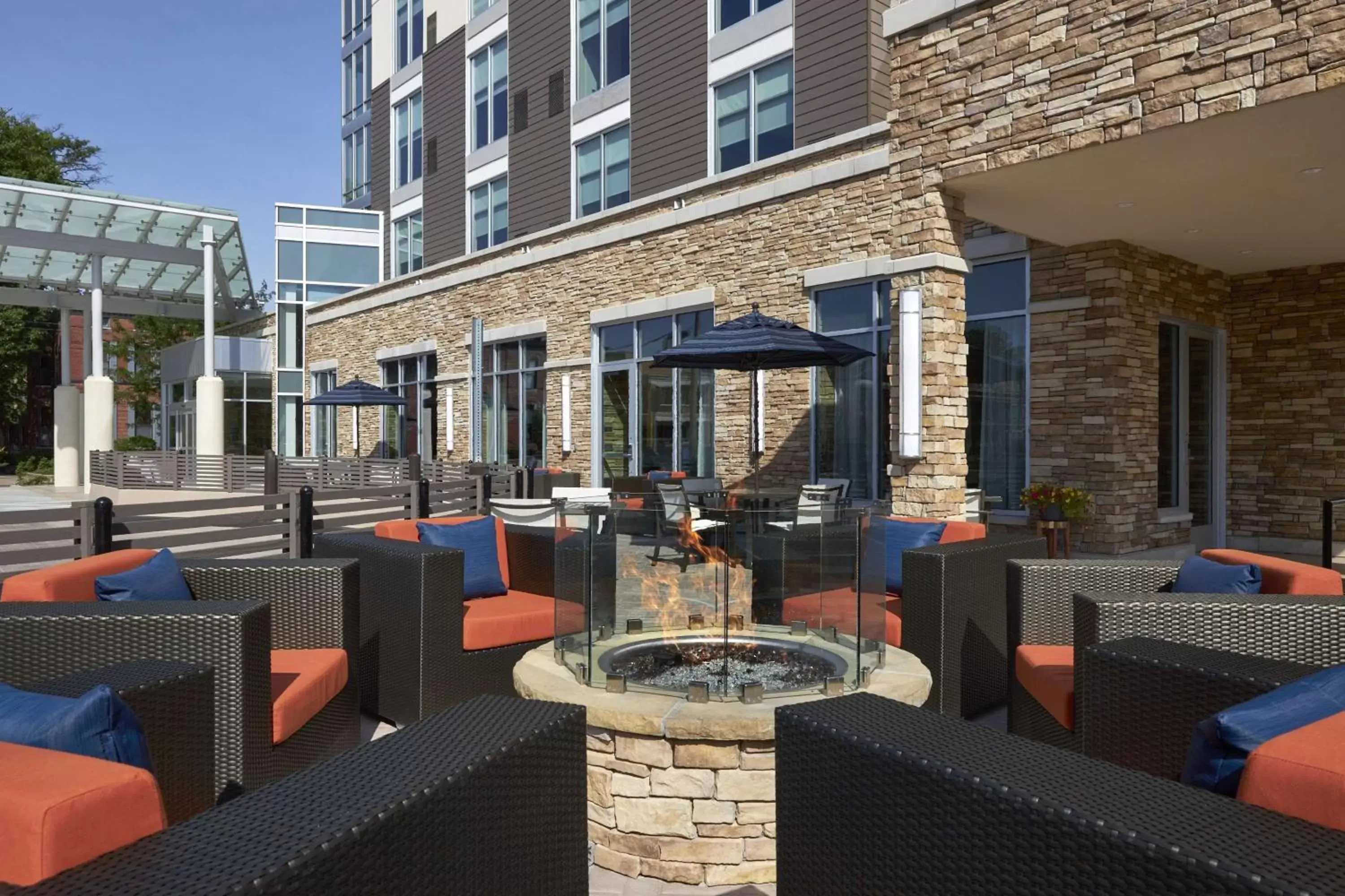 Patio in Hyatt Place Evansville