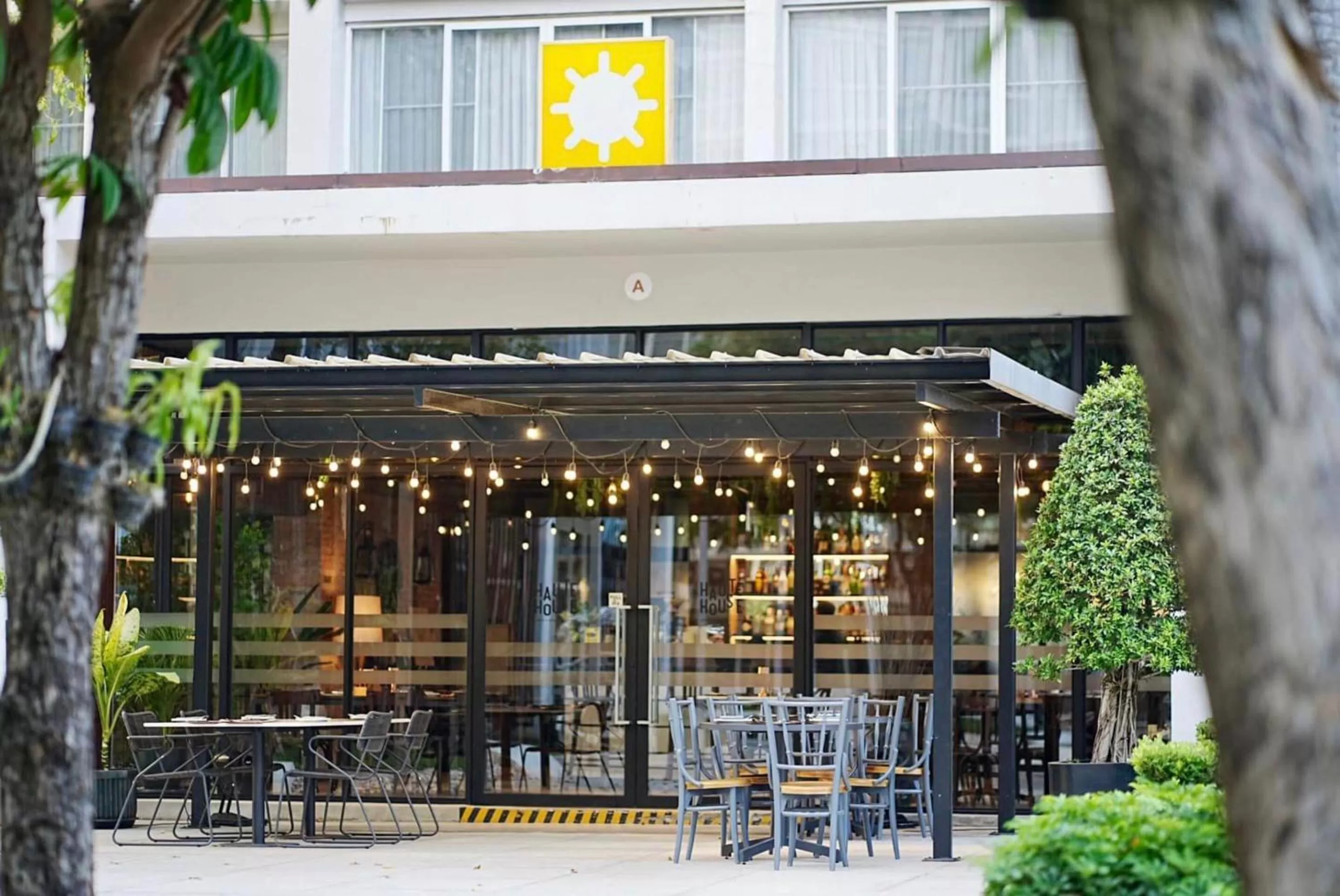 Restaurant/places to eat in The Idle Hotel and Residence