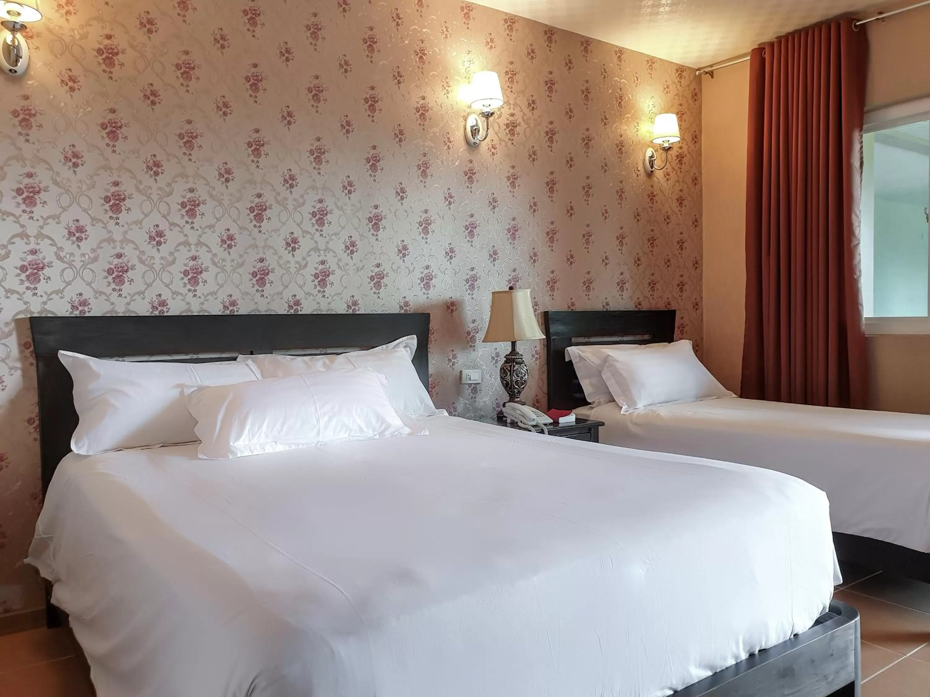 Photo of the whole room, Bed in Hanan Hotel Tagaytay - Formerly Tagaytay Wingate Manor