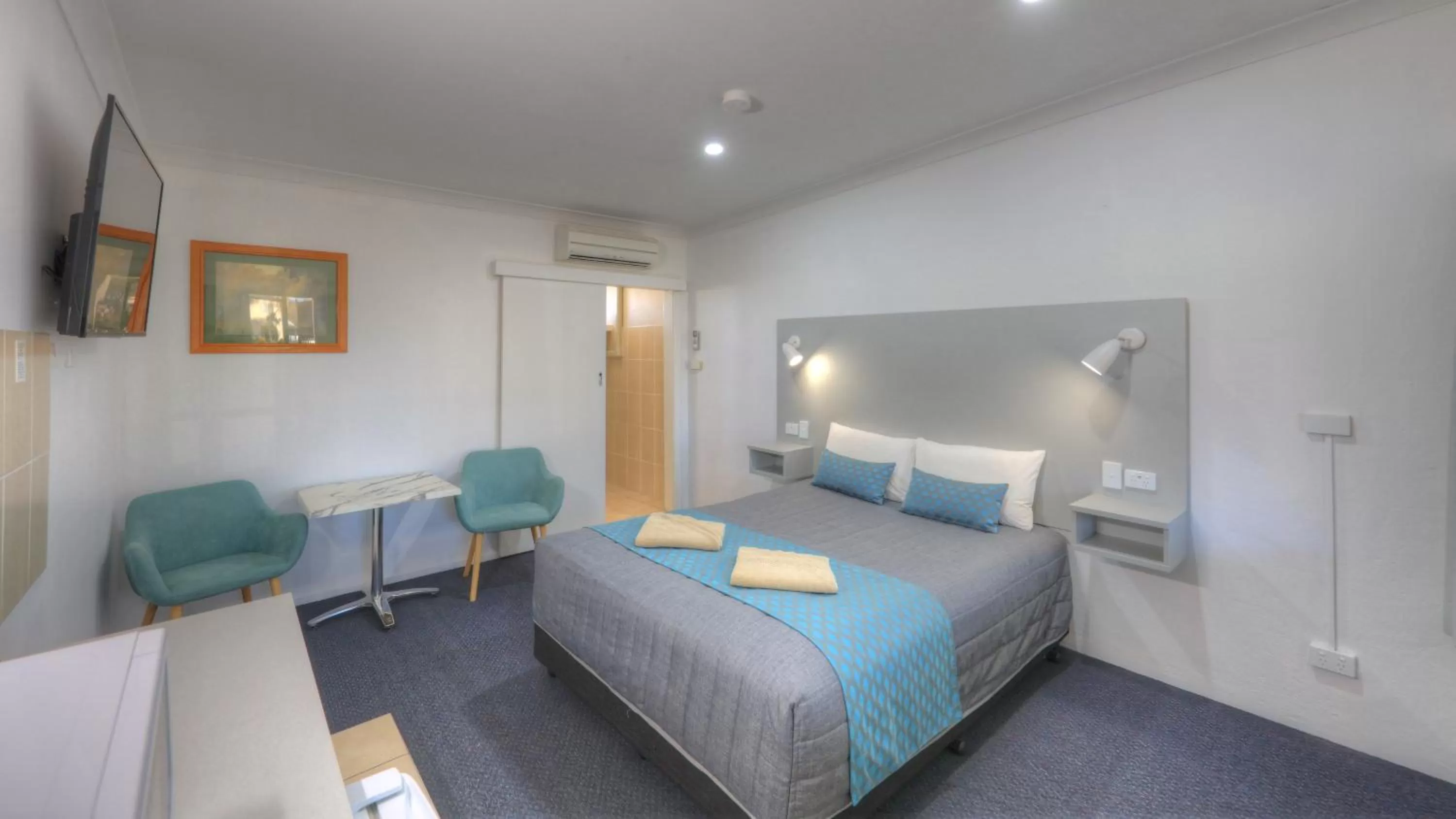Photo of the whole room, Bed in Glen Innes Motel