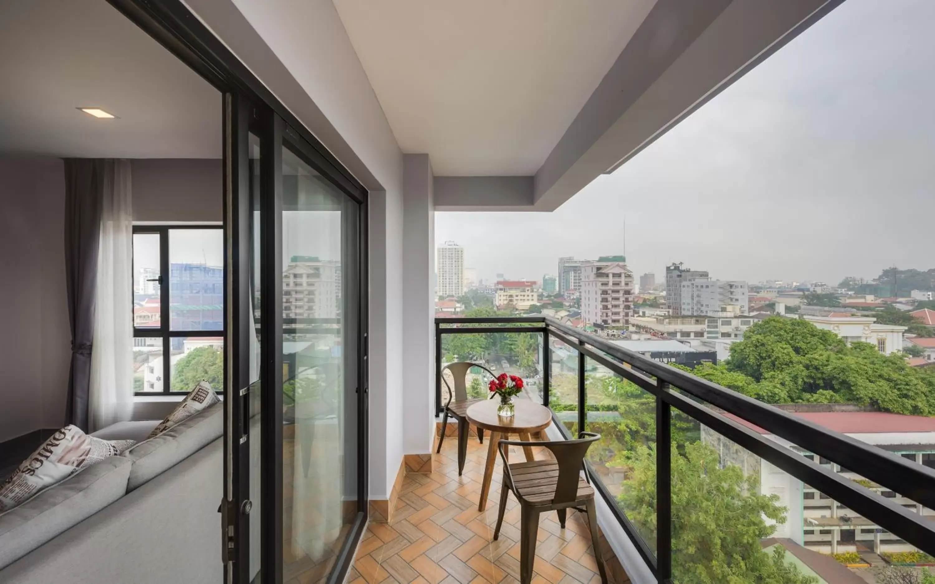 Living room, Balcony/Terrace in Phnom Penh 51 Hotel