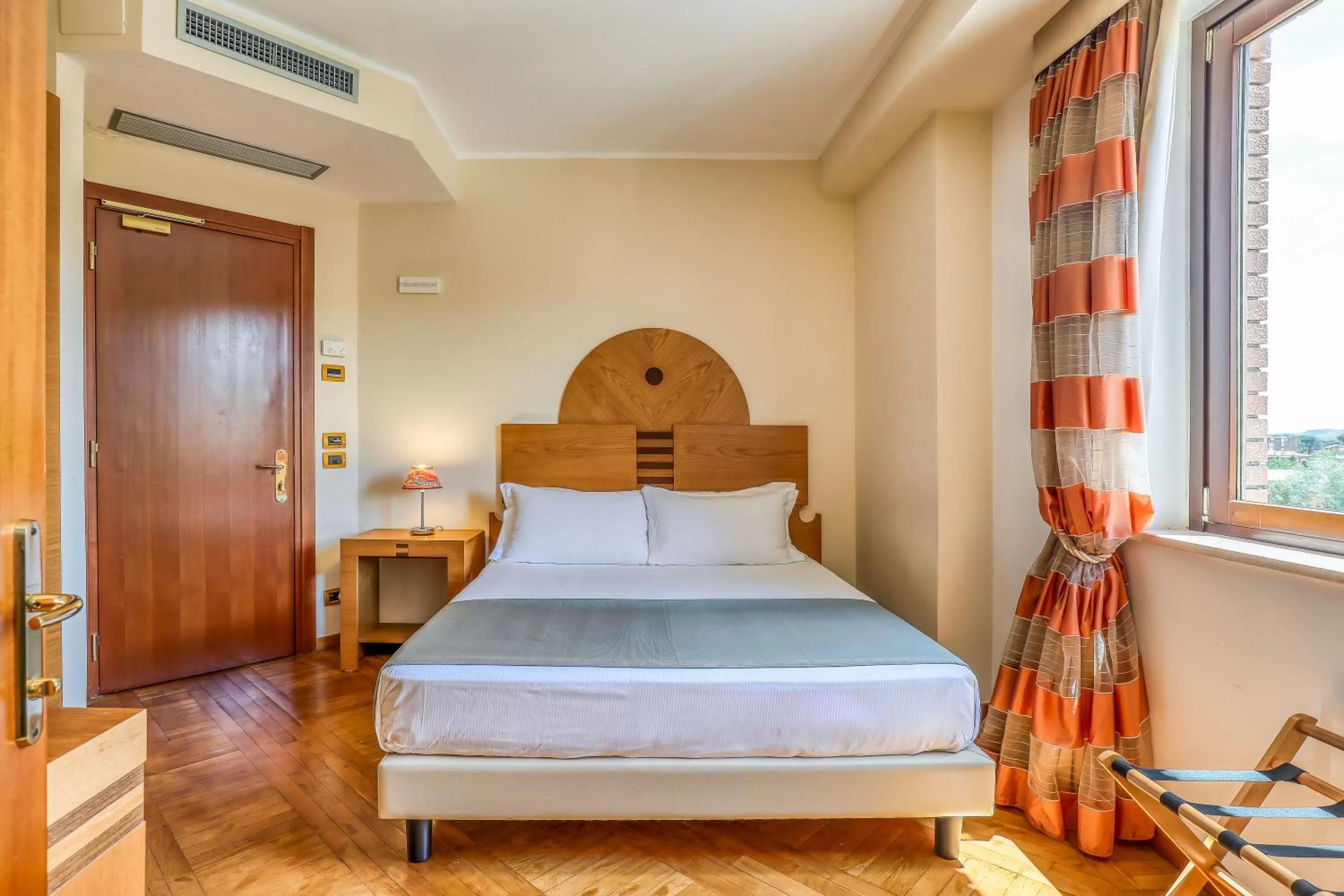 Bed in Hotel PentHouse