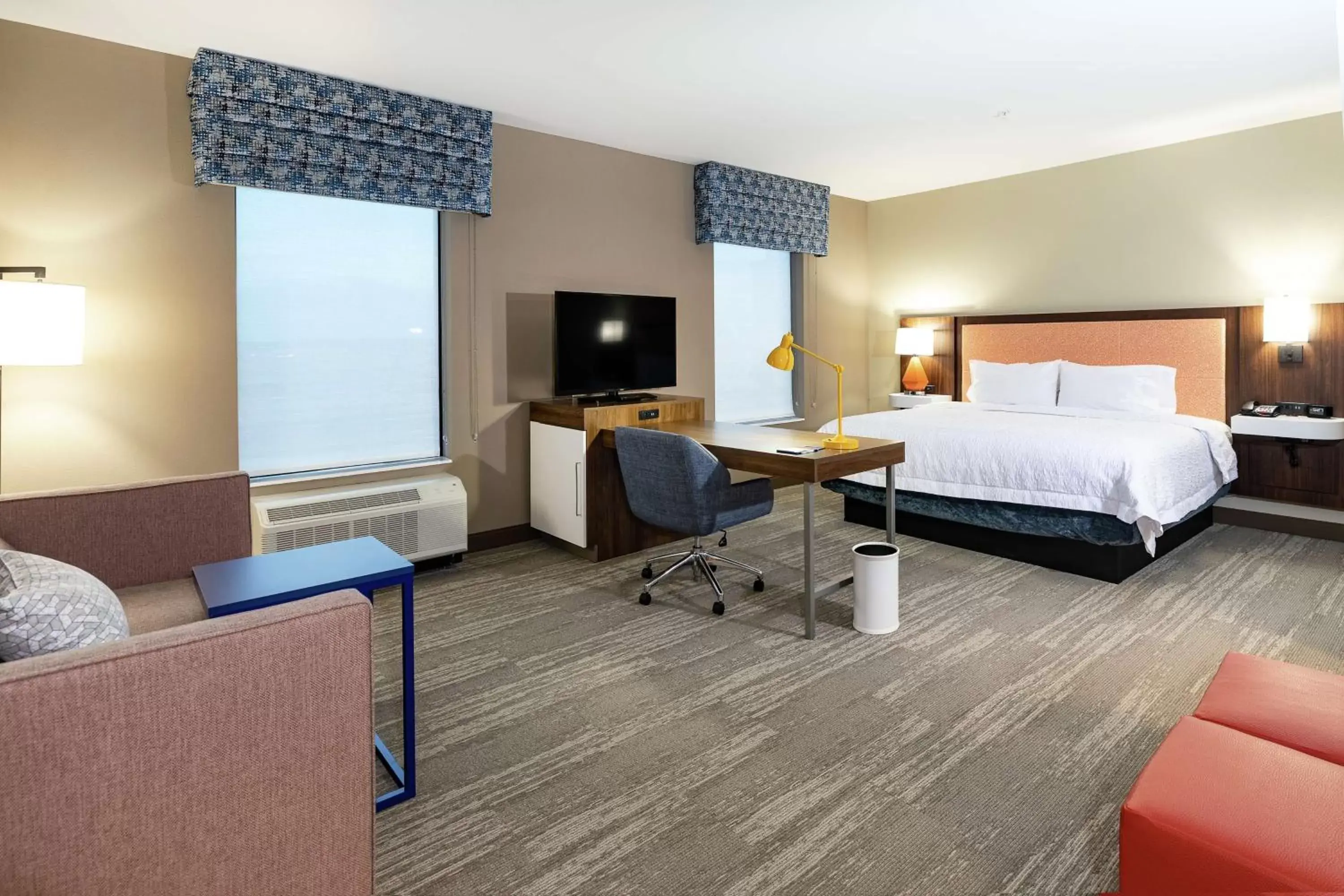 Bedroom in Hampton Inn & Suites By Hilton-Columbia Killian Road