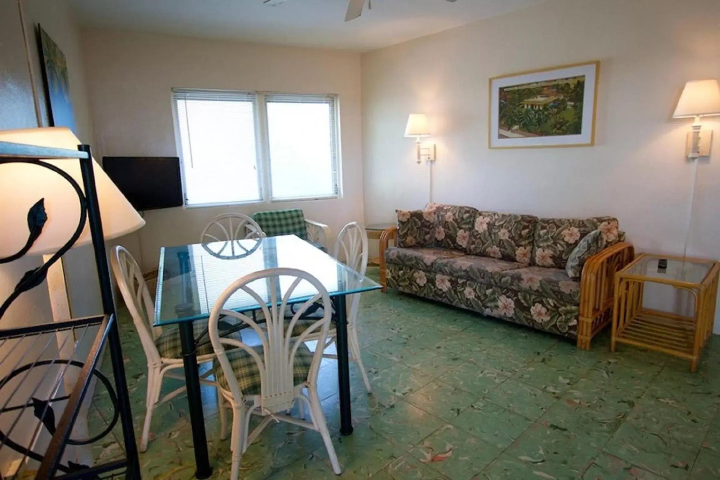 Living room, Seating Area in El Patio Motel