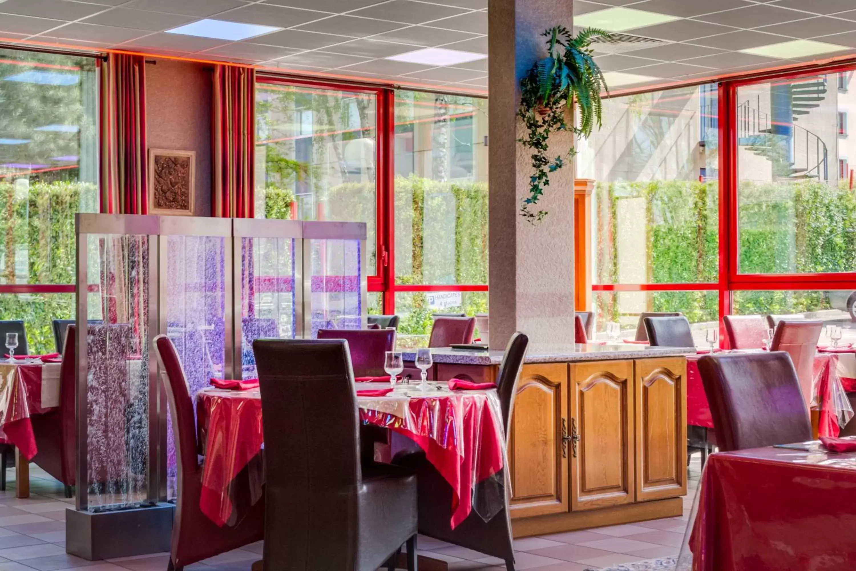 Restaurant/Places to Eat in Hôtel Siatel Besançon Chateaufarine