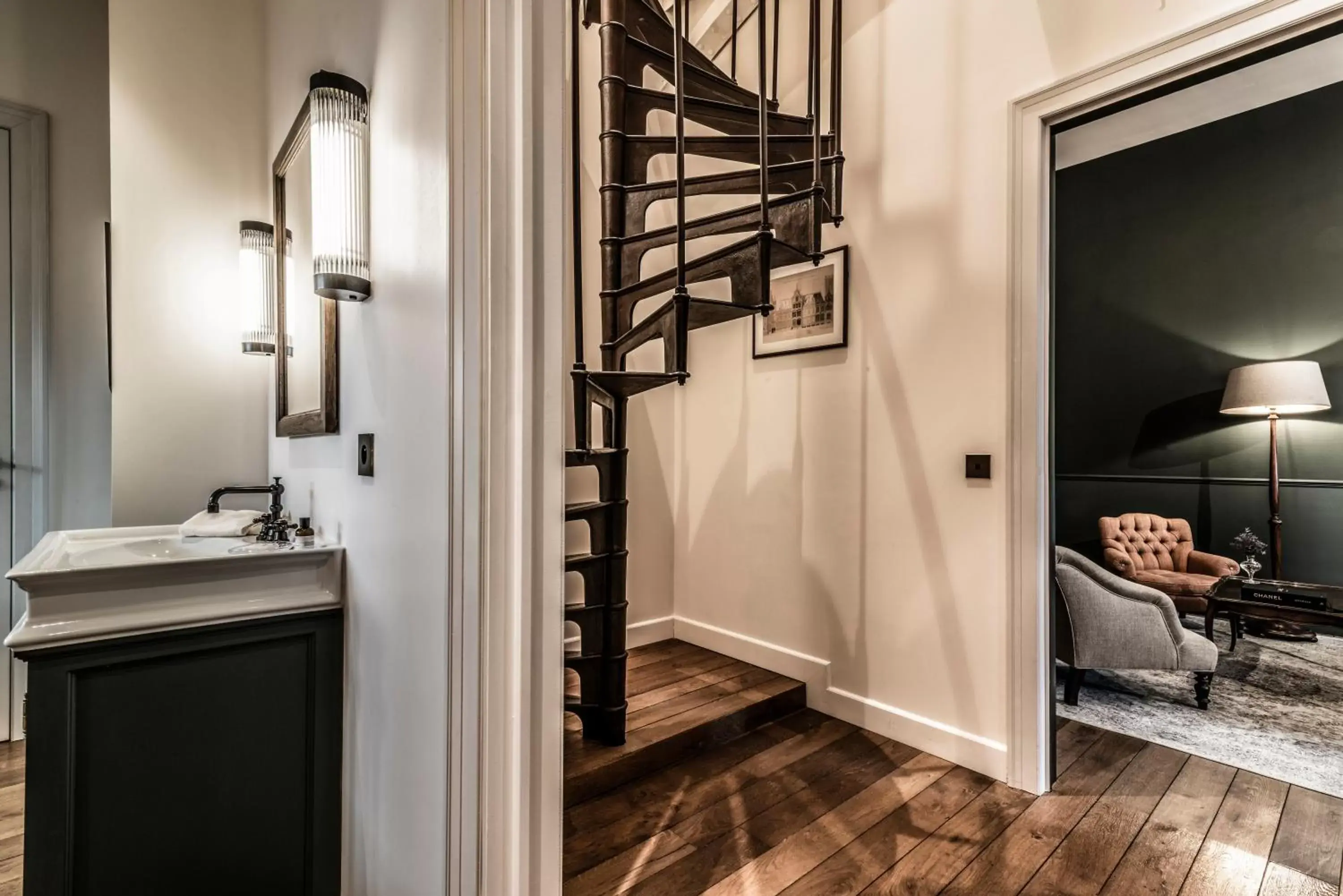 Living room in 1898 The Post Living room in 1898 The Post