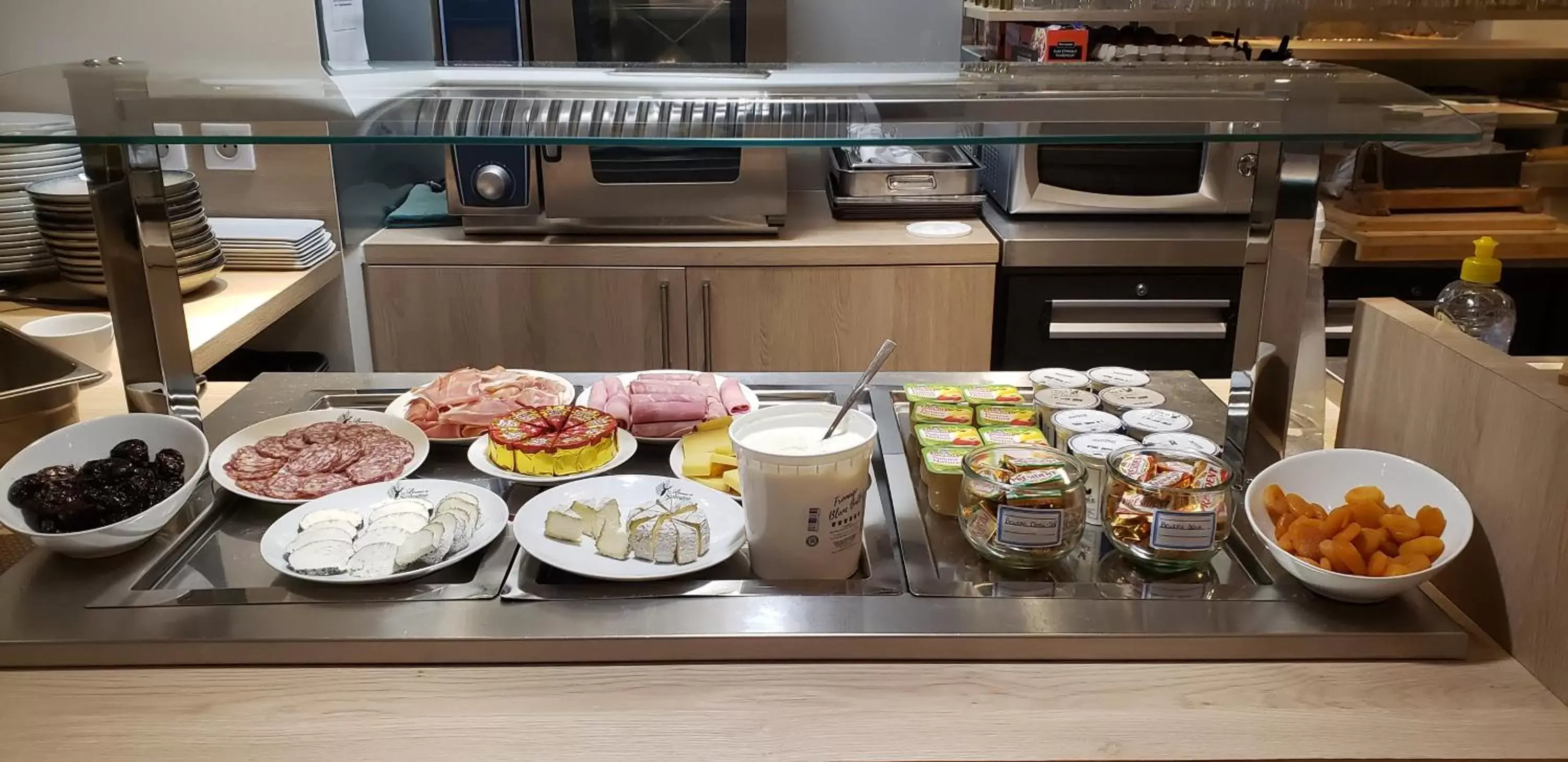 Buffet breakfast in Brame de Sologne