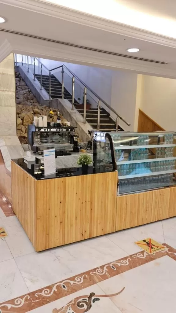 Food and drinks in Jiwar Al Madina Hotel