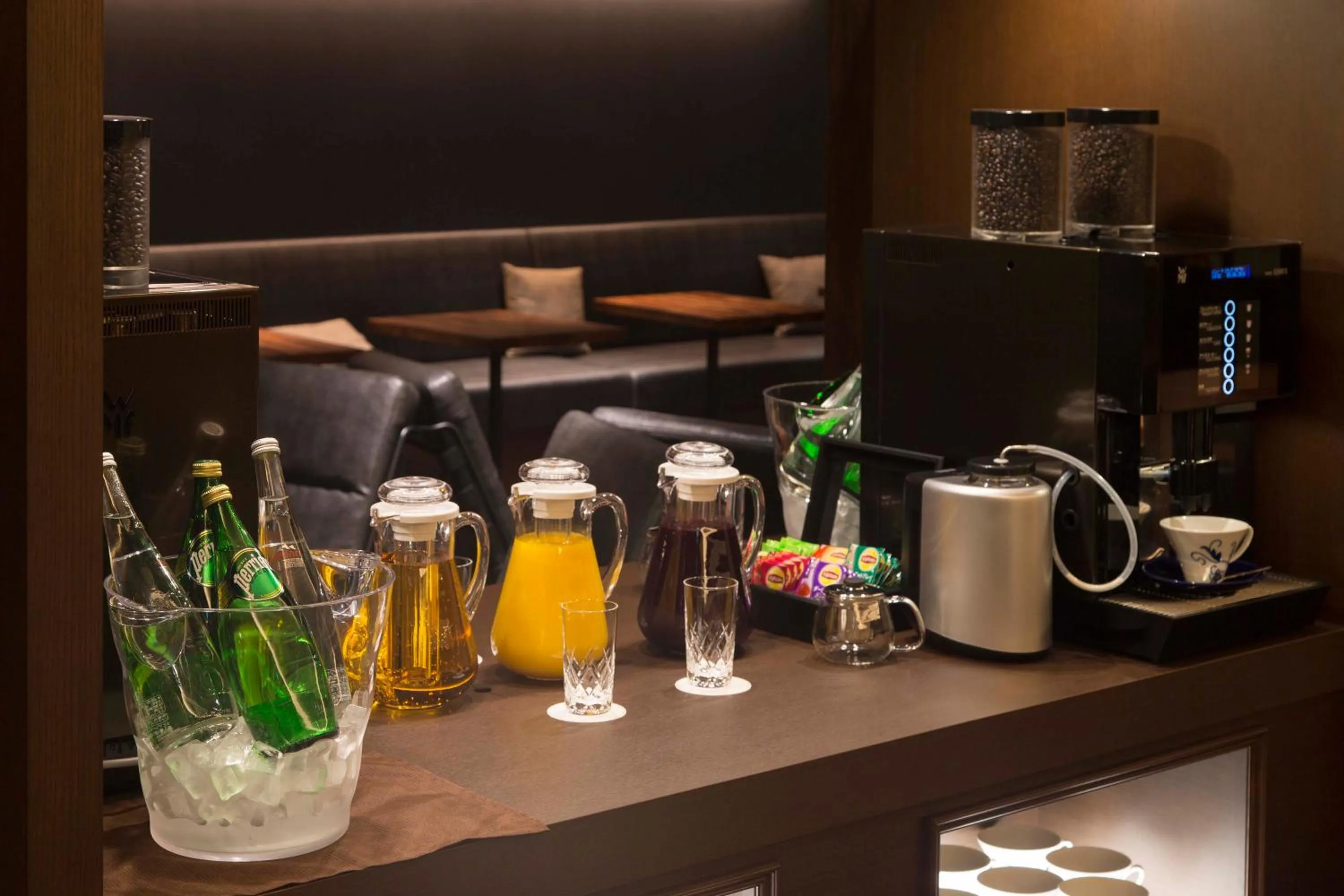 Communal lounge/ TV room in Royal Park Hotel Takamatsu