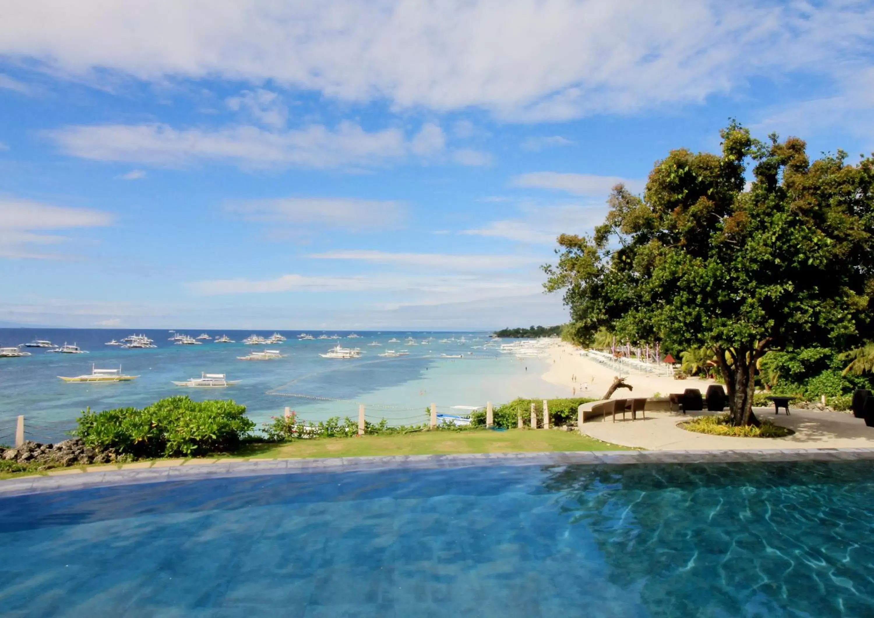 Swimming Pool in Amorita Resort