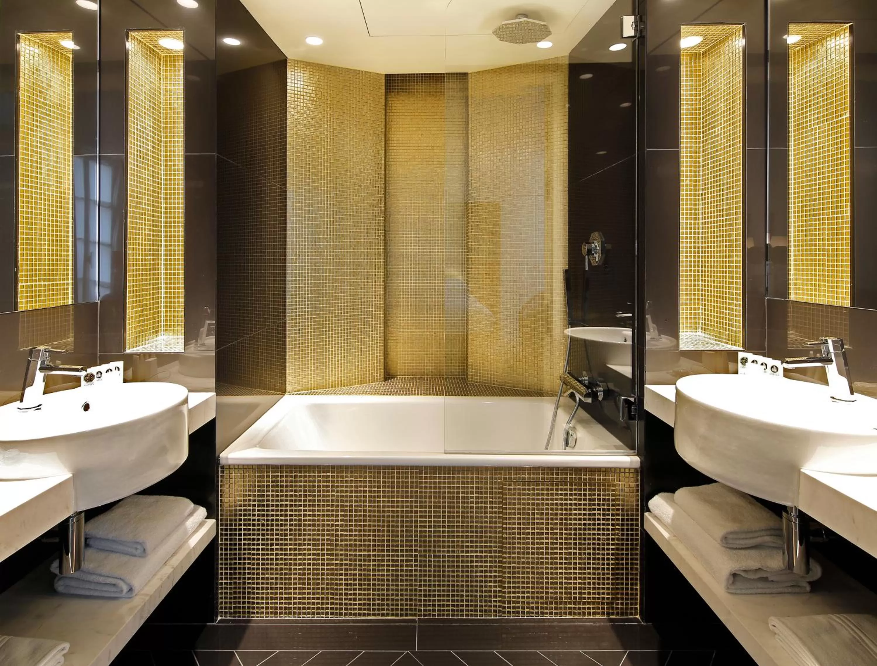 Bathroom in Hotel Opéra Richepanse