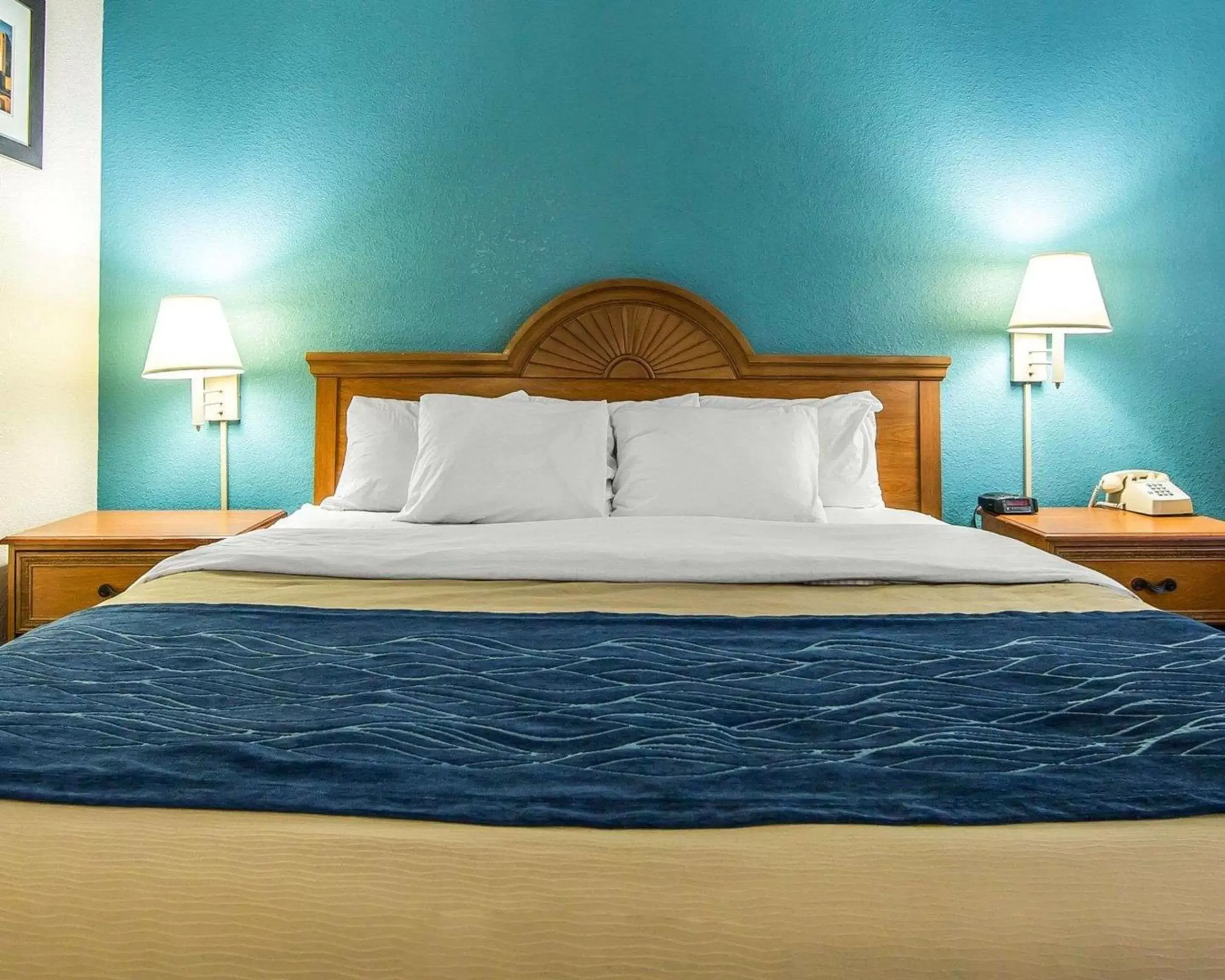 Photo of the whole room, Bed in Quality Inn & Suites Photo of the whole room, Bed in Quality Inn & Suites