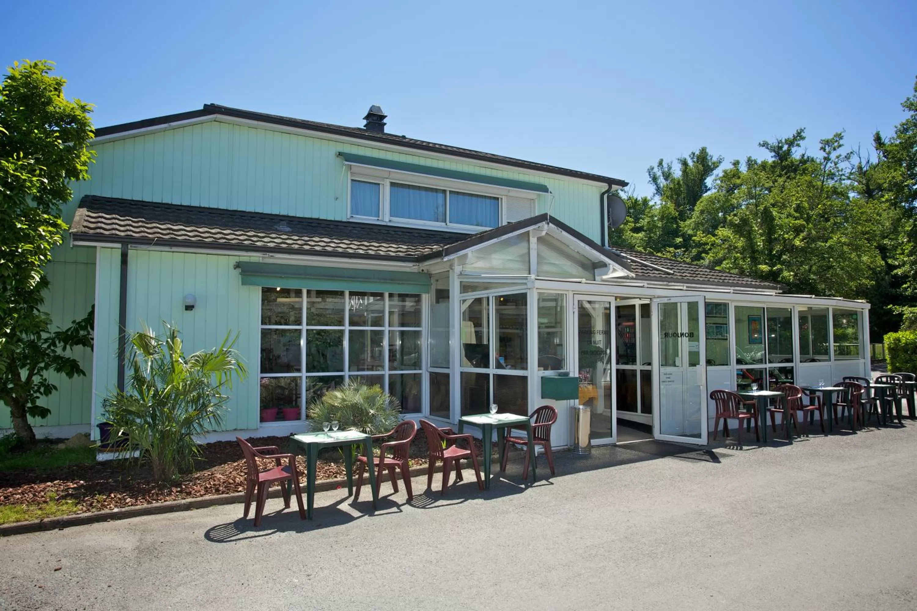 Facade/entrance in Fasthotel Artigues