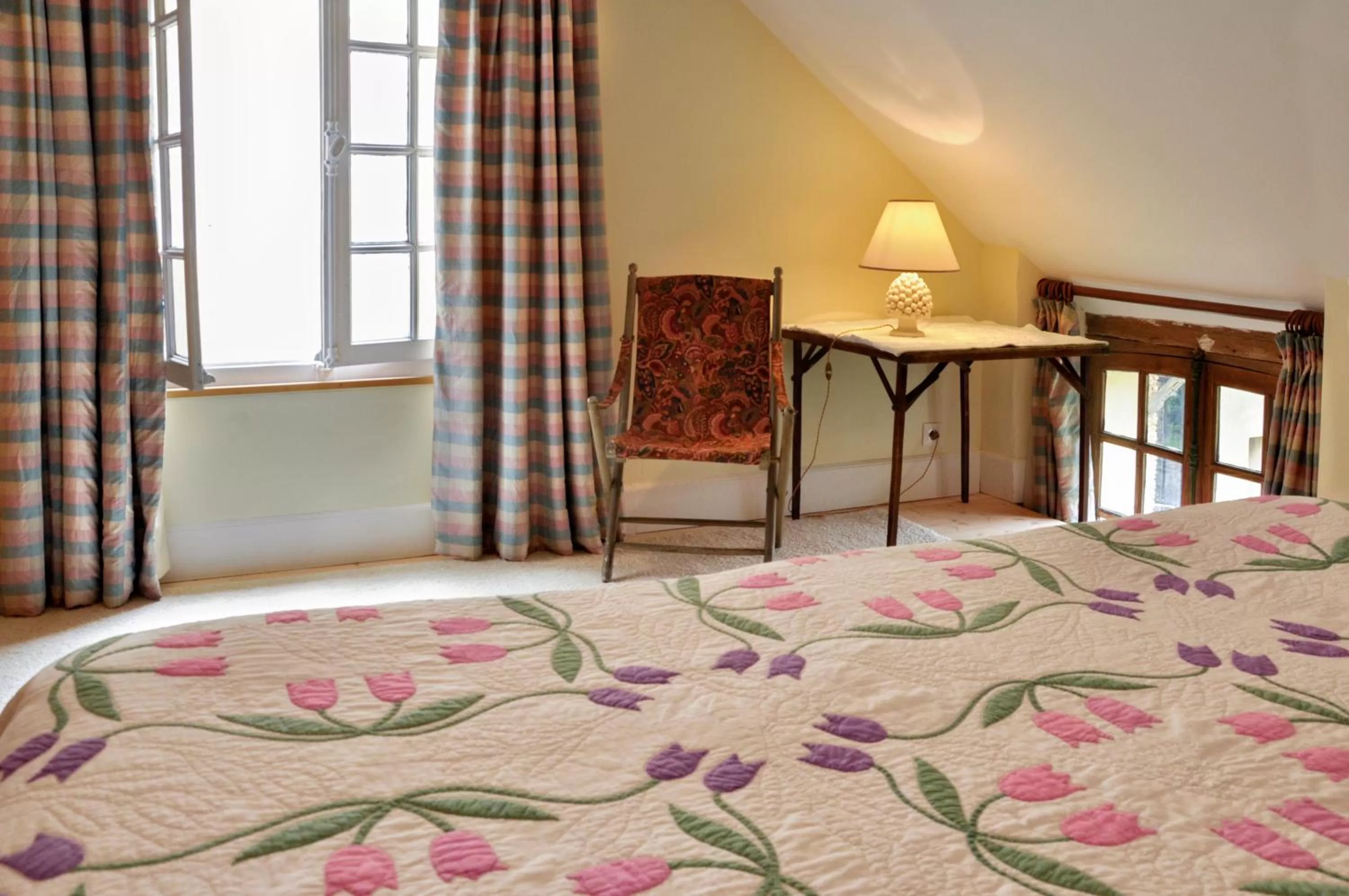 Bedroom, Bed in La maison Jeanne d'Arc