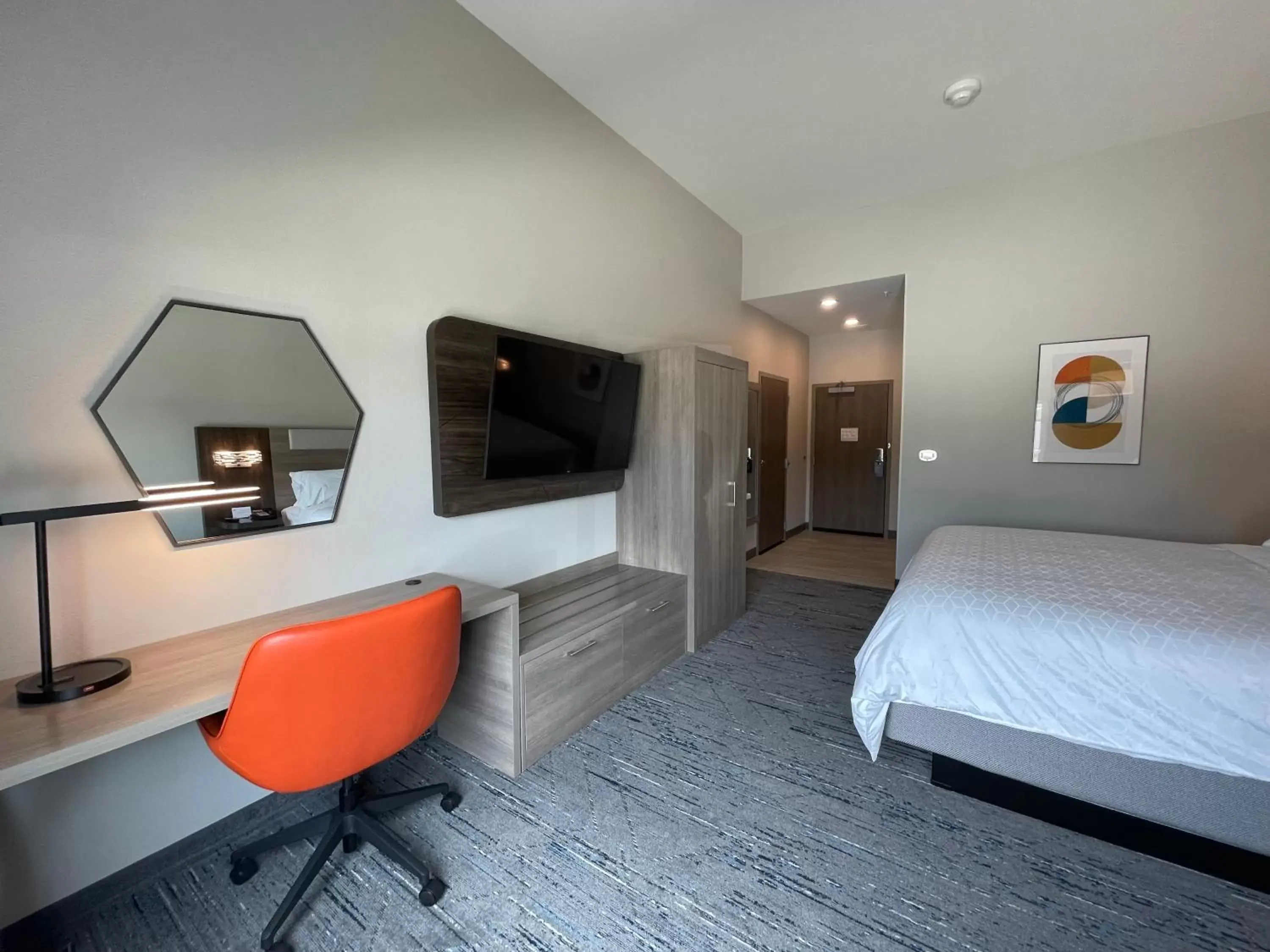 TV/Entertainment Center in Holiday Inn Express & Suites - Ft. Smith - Airport, an IHG Hotel