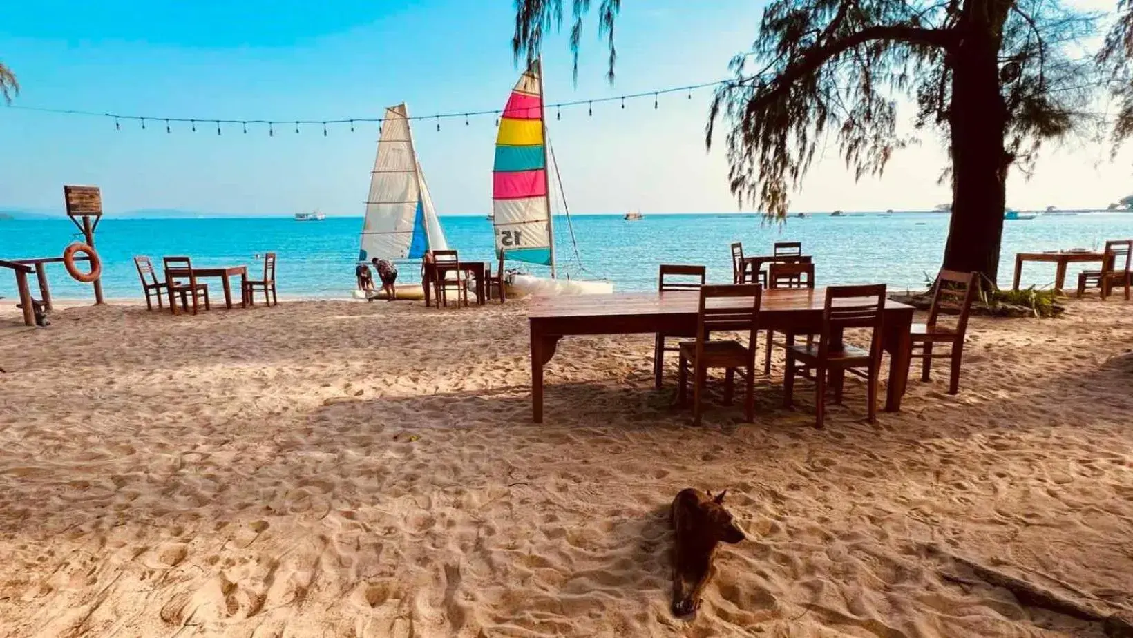 Restaurant/places to eat, Beach in Bamboo Cottages