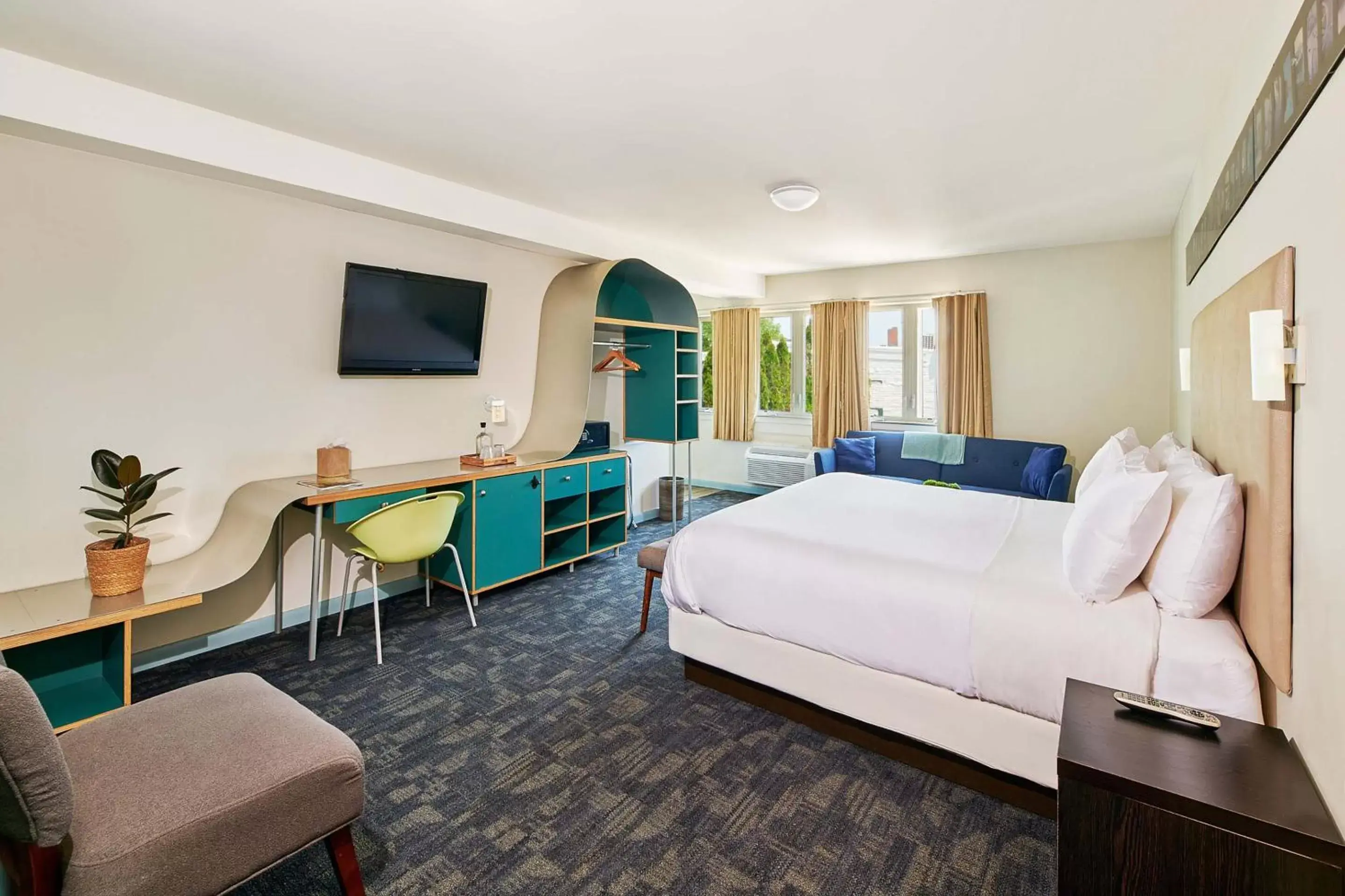 Bed in Greenporter Hotel
