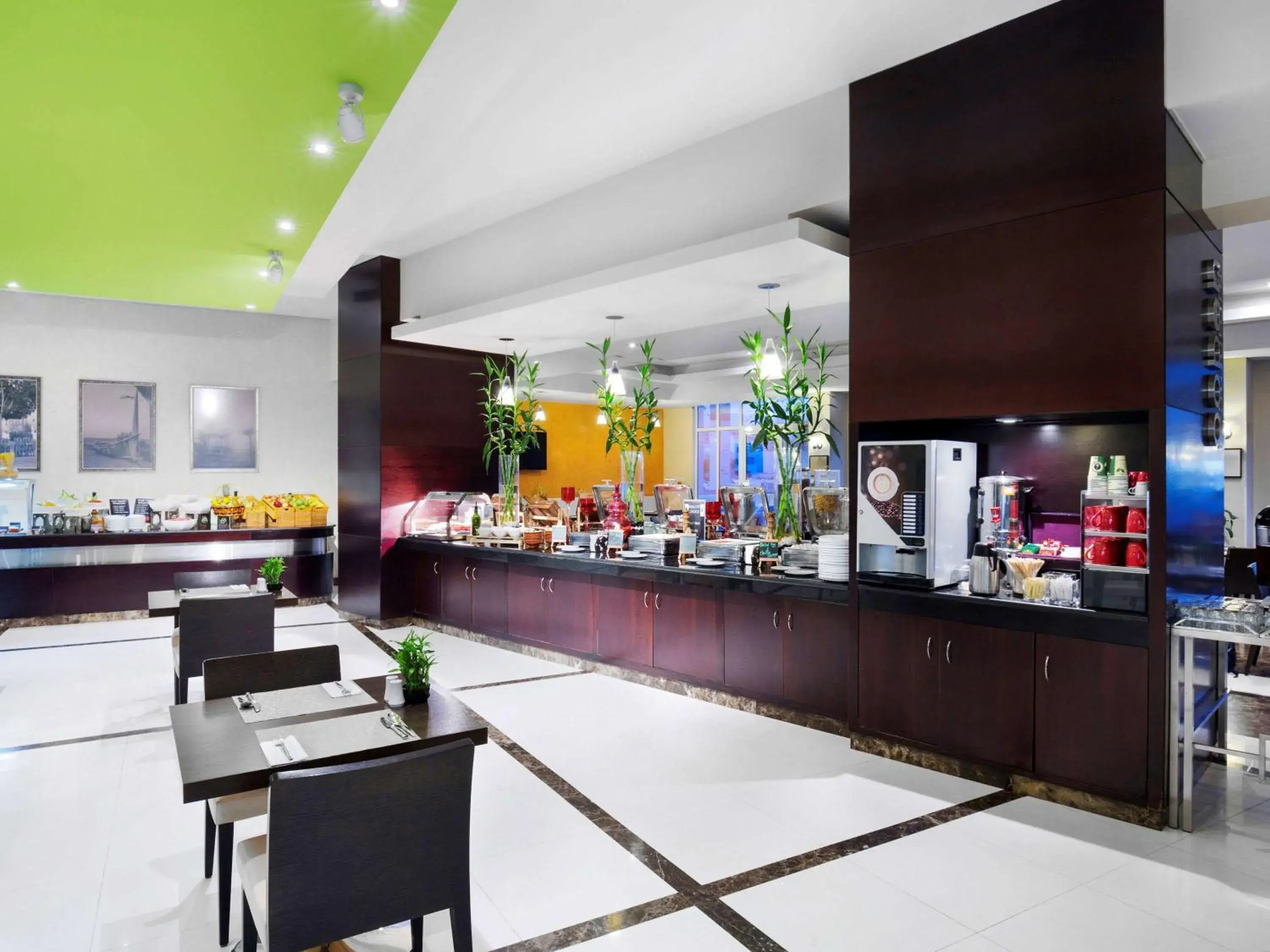 Restaurant/Places to Eat in ibis Muscat