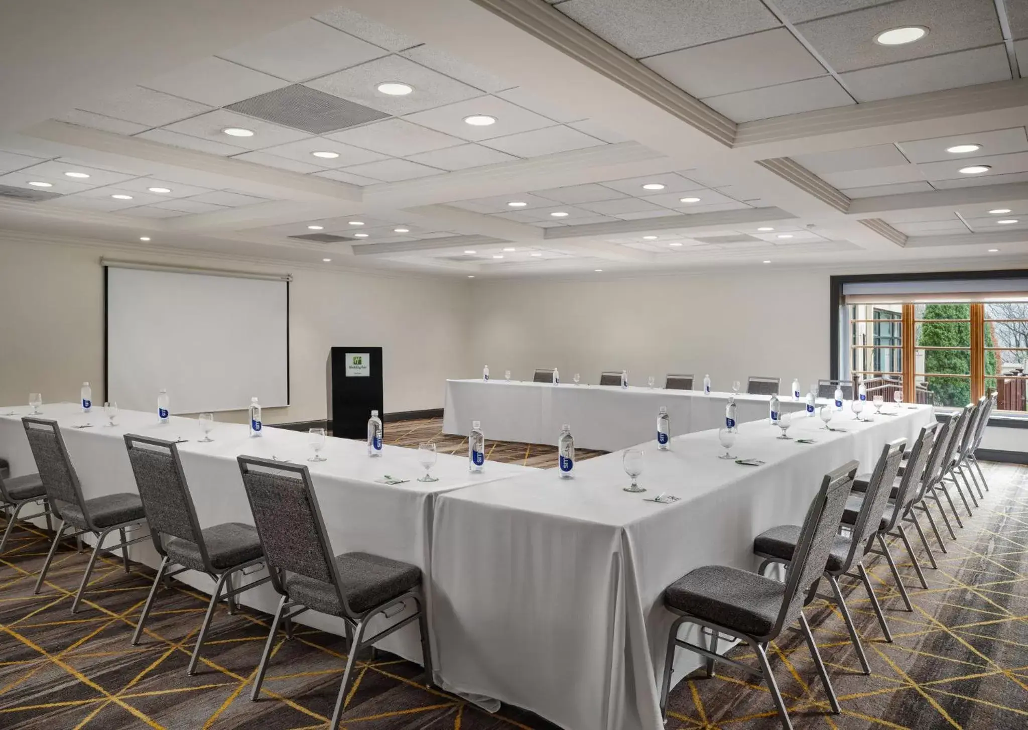 Meeting/conference room in Holiday Inn Boston - Dedham Hotel & Conference Center, an IHG Hotel
