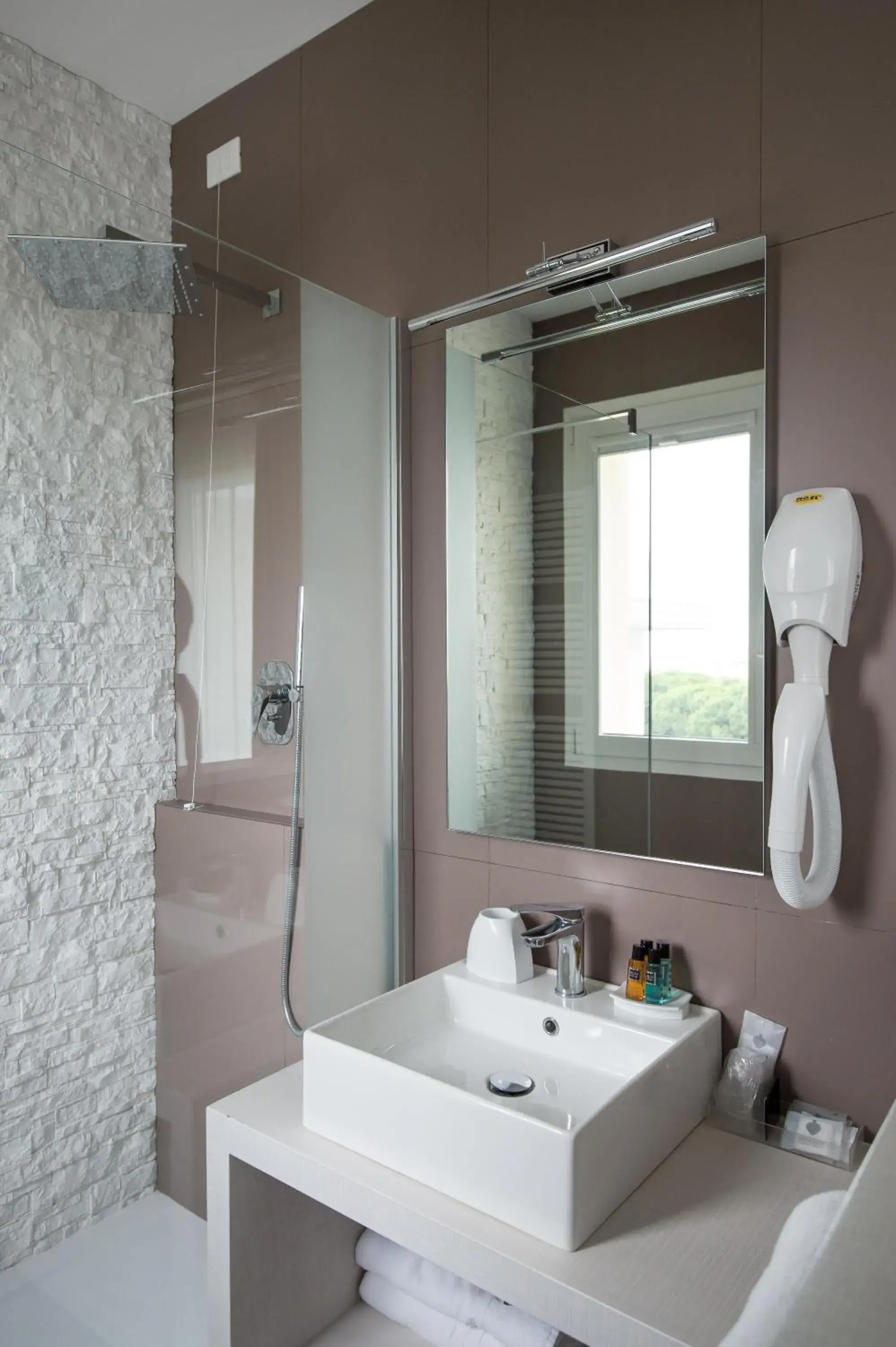 Bathroom in Hotel Colombo