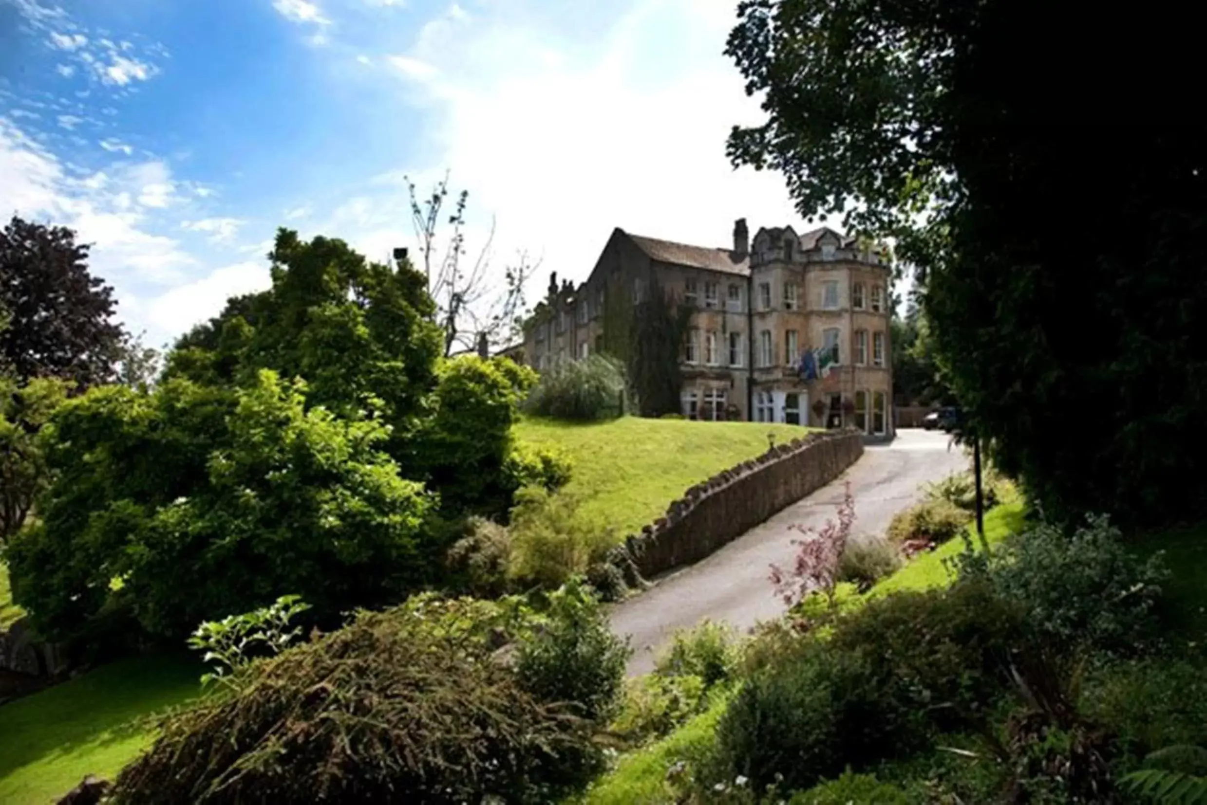 Facade/entrance, Property Building in Best Western Limpley Stoke Hotel