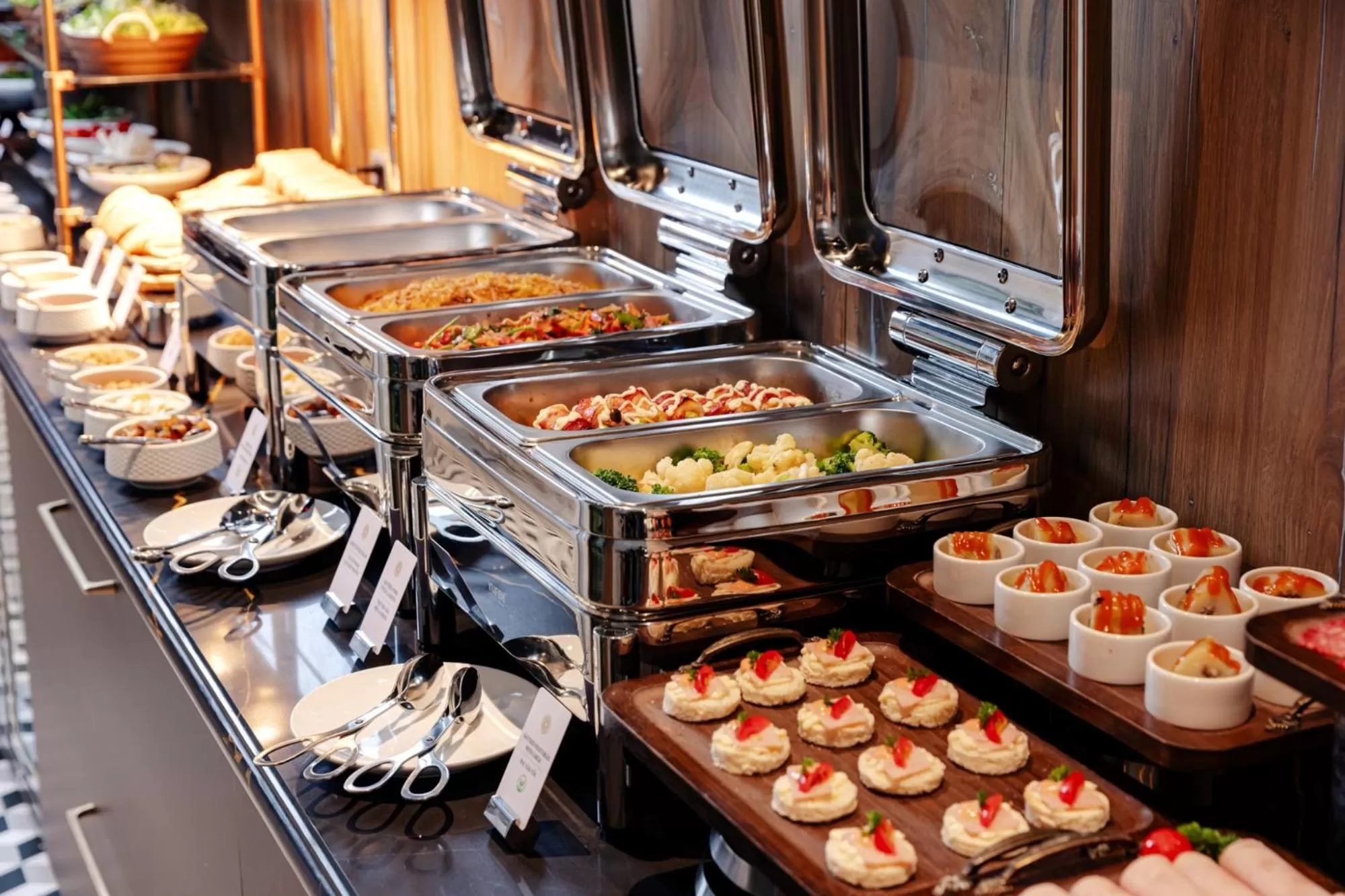 Food and drinks in La Siesta Classic Hang Thung