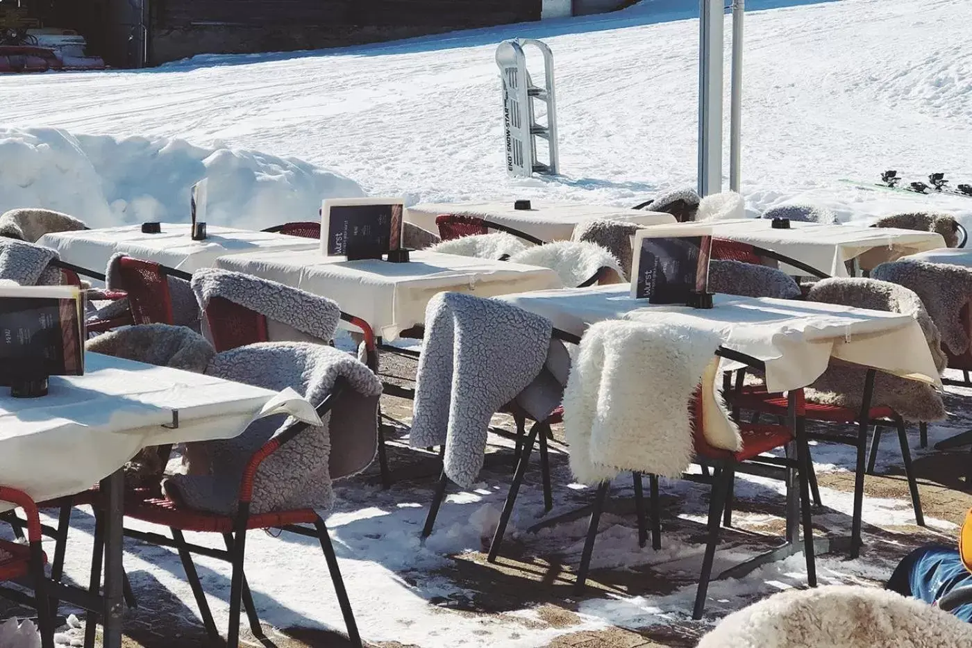 Photo of the whole room, Winter in Catrina Lodge