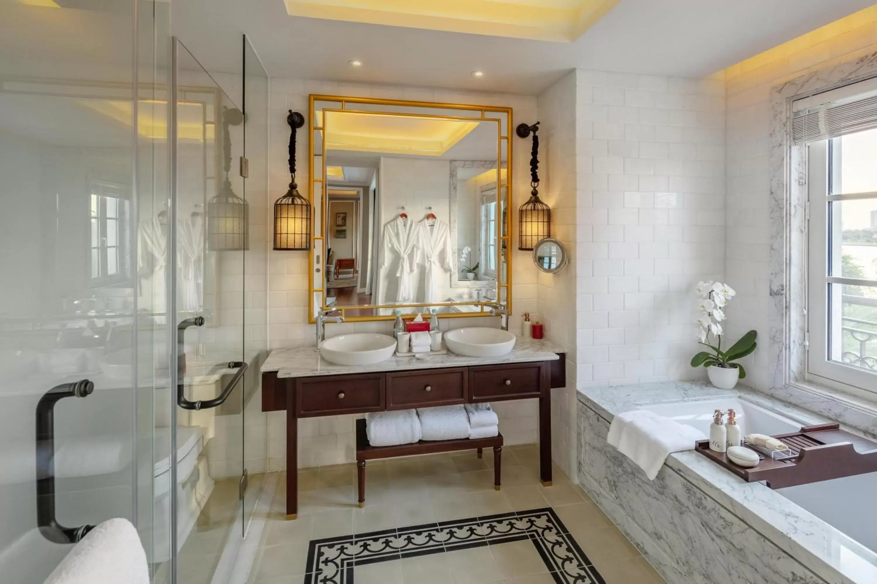 Bathroom in Mia Saigon – Luxury Boutique Hotel