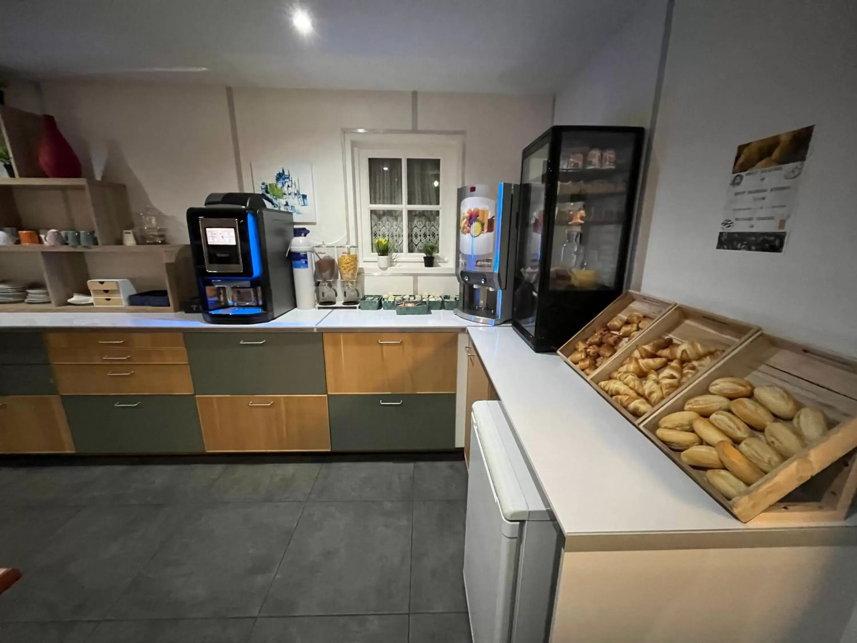 Kitchen/Kitchenette in Fasthotel La Roche-sur-Yon