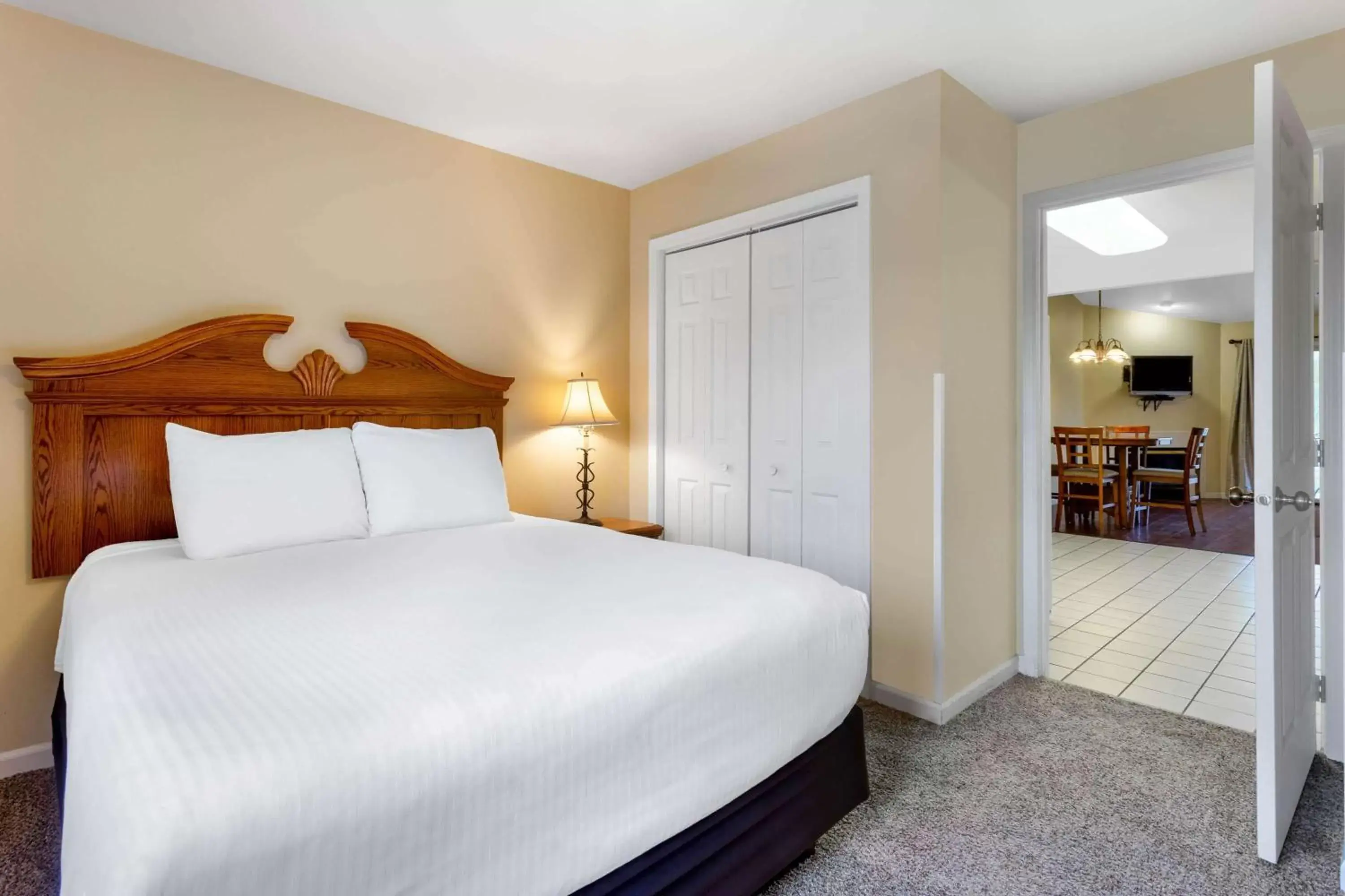Photo of the whole room, Bed in Tamarack Wisconsin Dells, a Ramada by Wyndham
