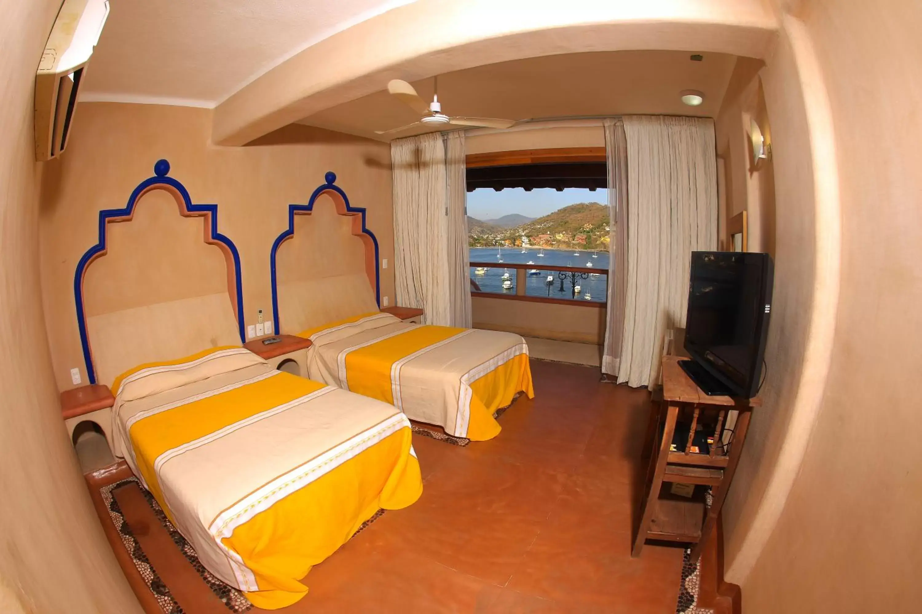 Photo of the whole room, Bed in Villa del Pescador