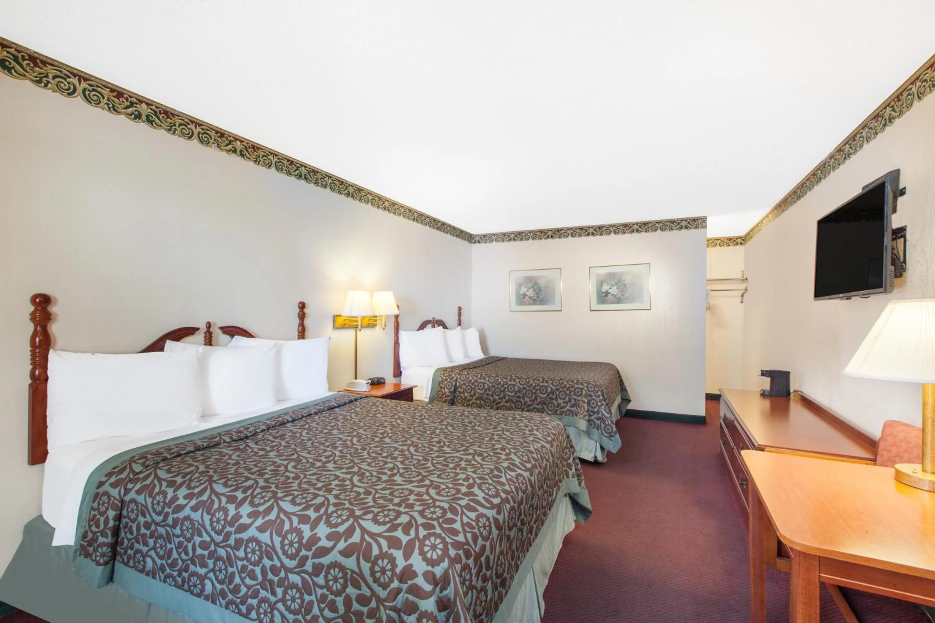 Bed in Days Inn by Wyndham Erick