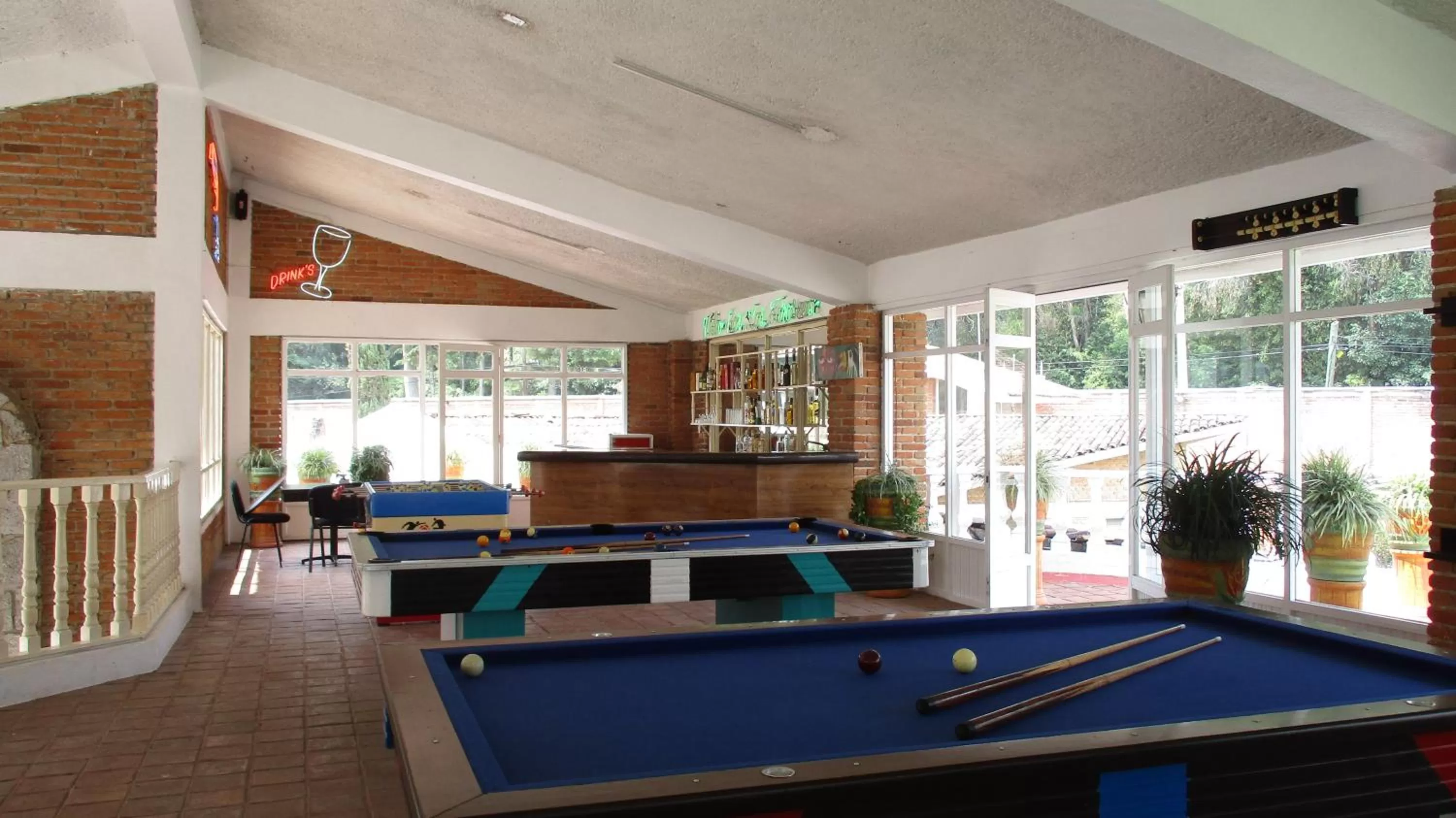 Billiard in Hotel Villa Monarca Inn