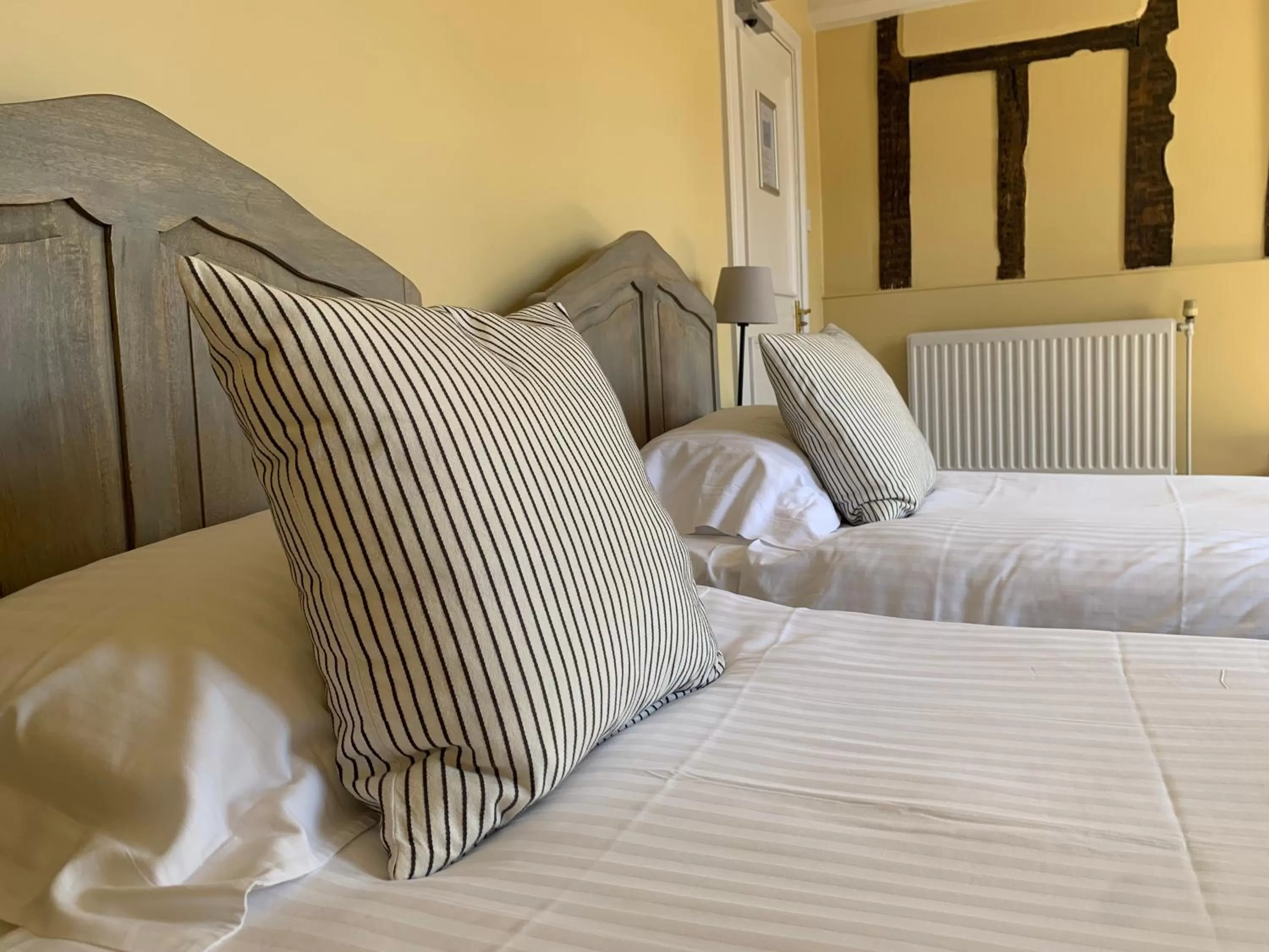 Bedroom, Seating Area in The Black Swan Inn