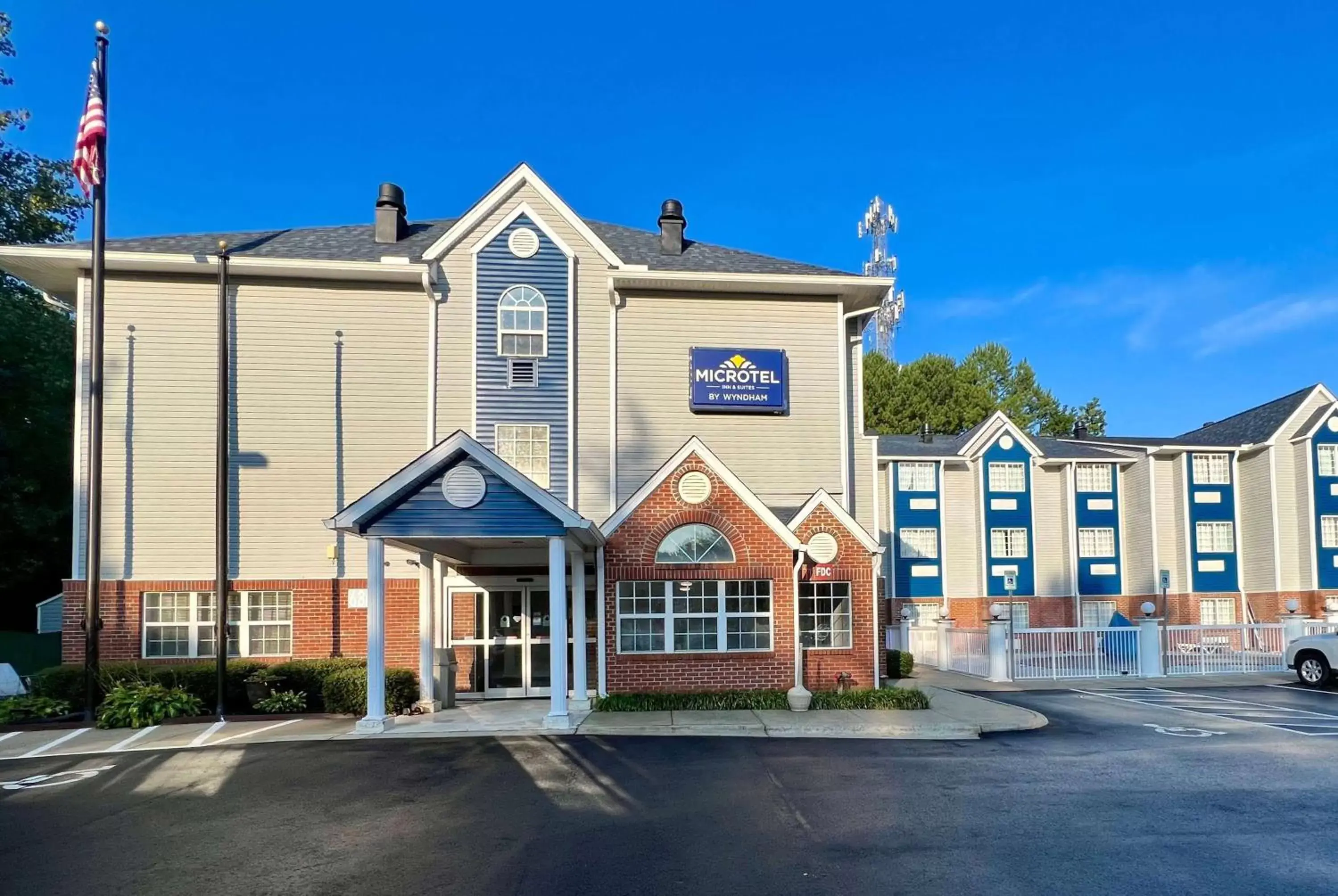 Property Building in Microtel Inn & Suites by Wyndham Charlotte/Northlake