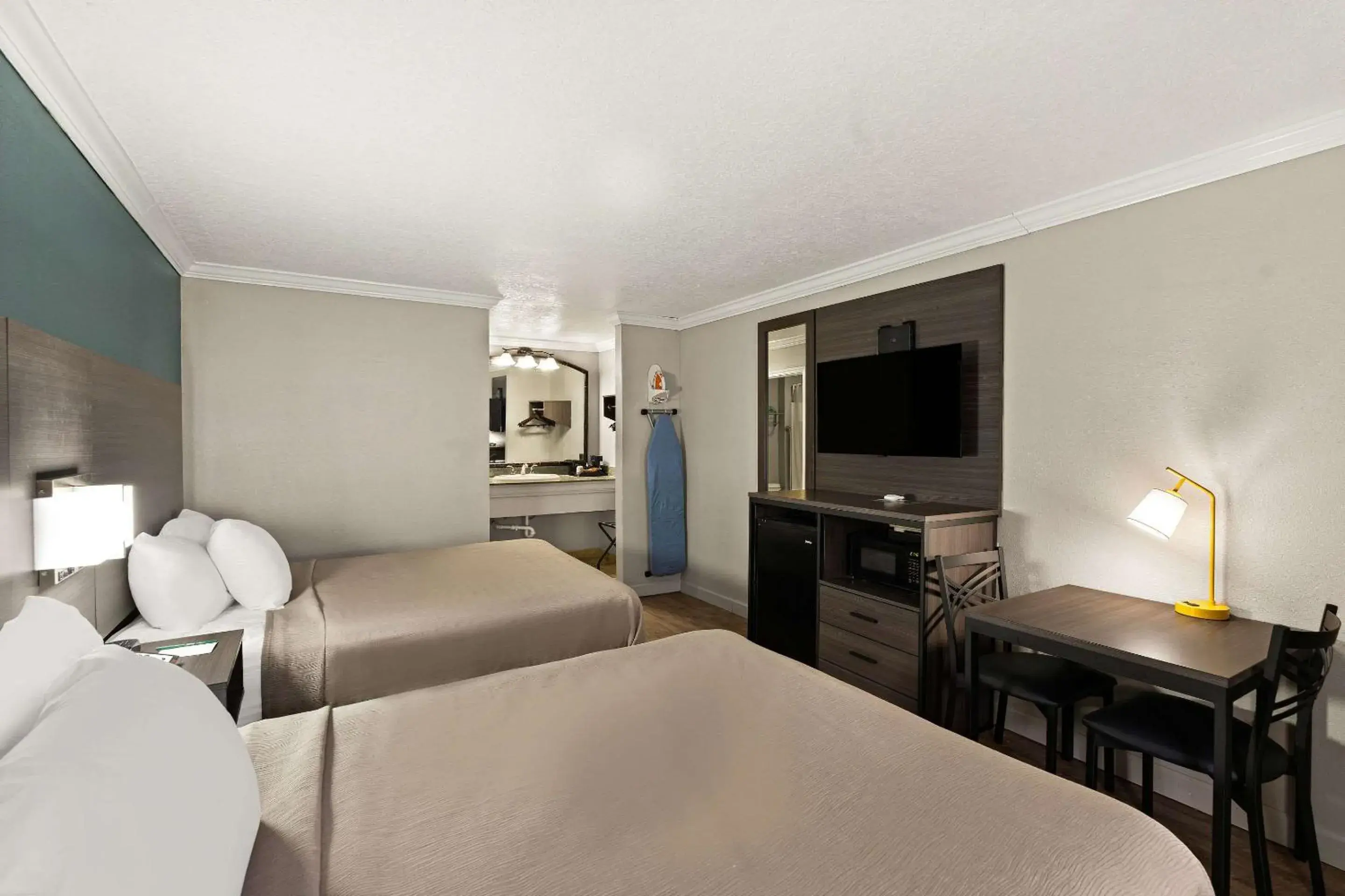 Bedroom in Travelodge by Wyndham Ocean Springs